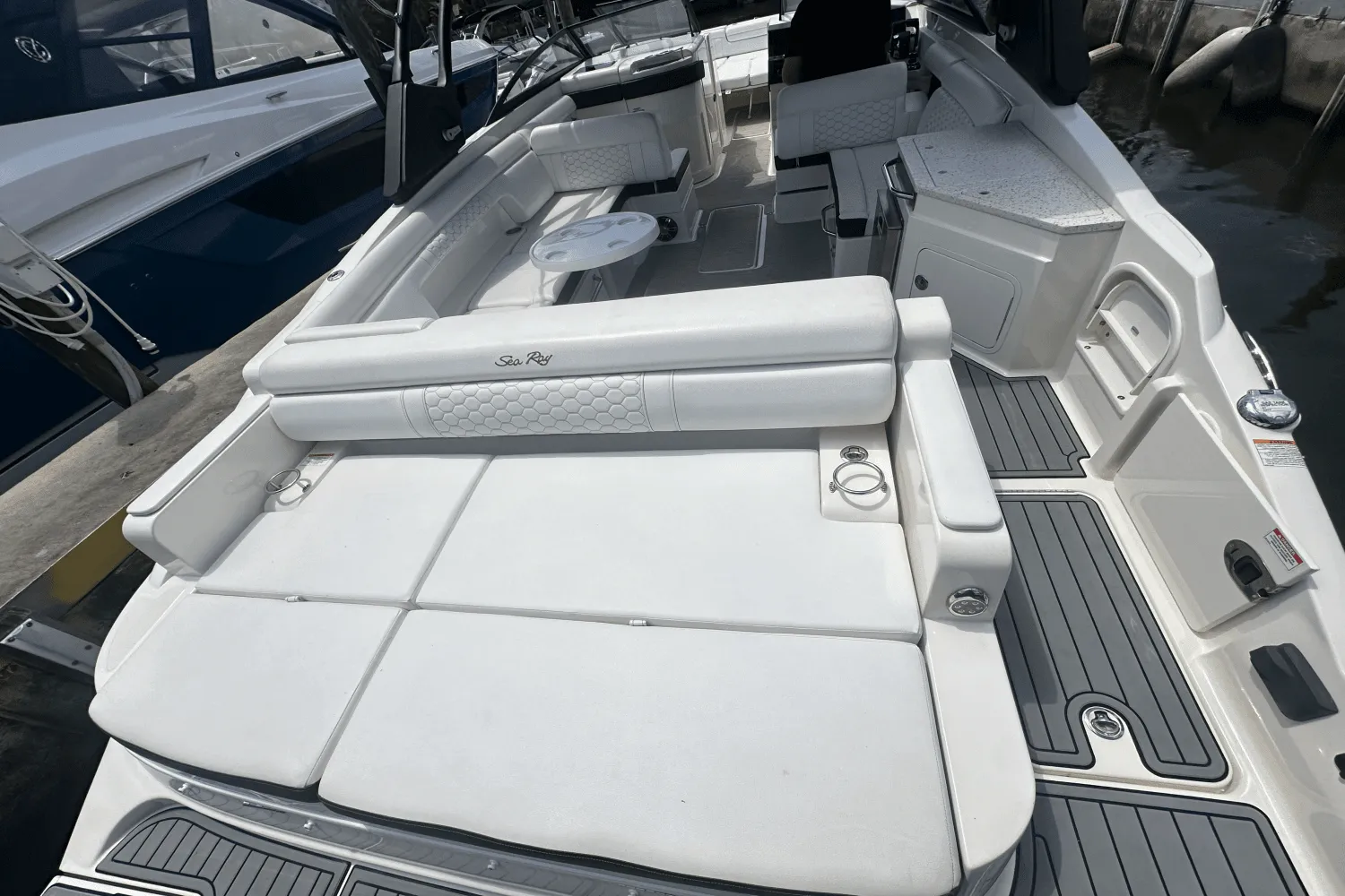 2021 Sea Ray SDX 290 Outboard Image Thumbnail #12