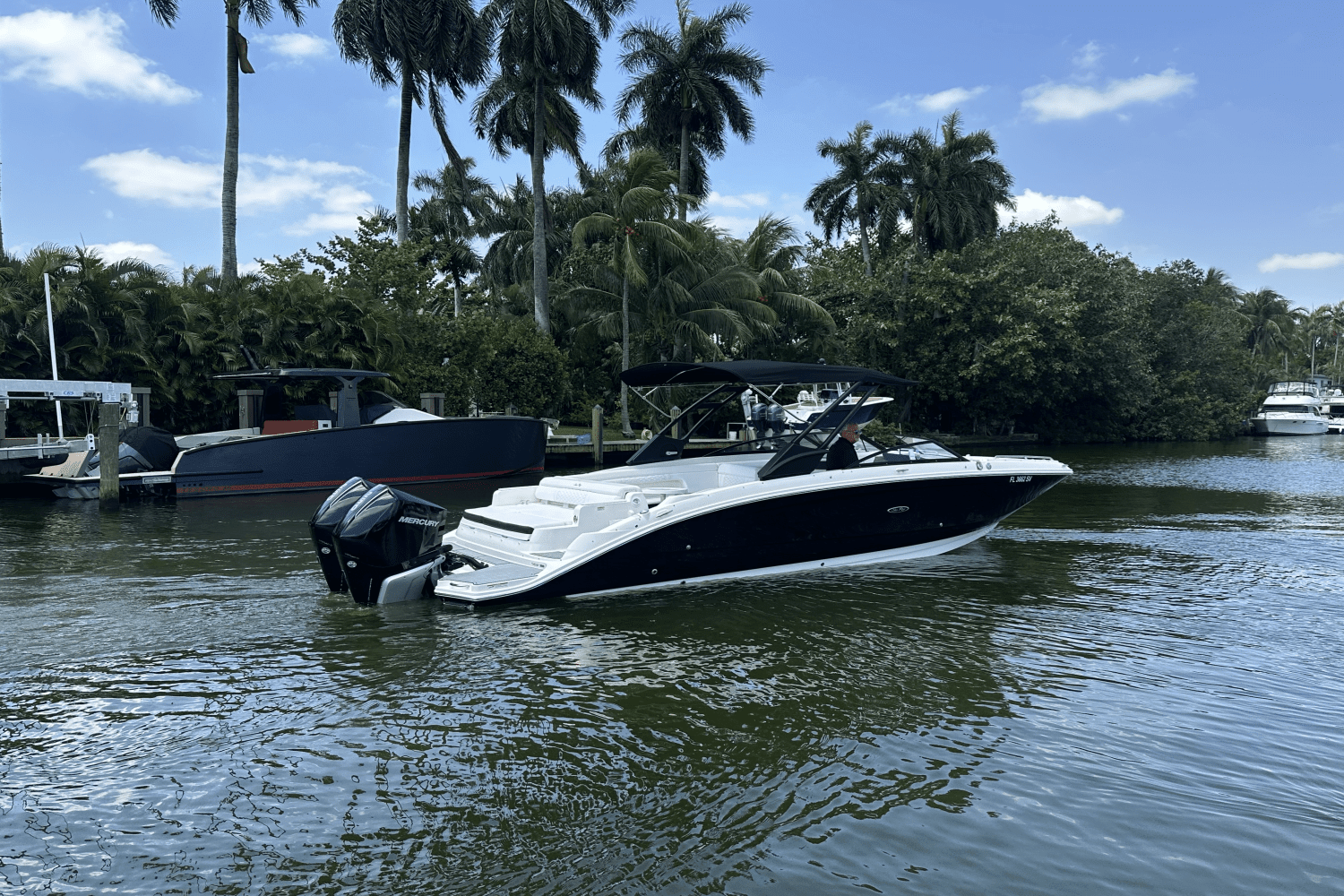 2021 Sea Ray SDX 290 Outboard Image Thumbnail #5