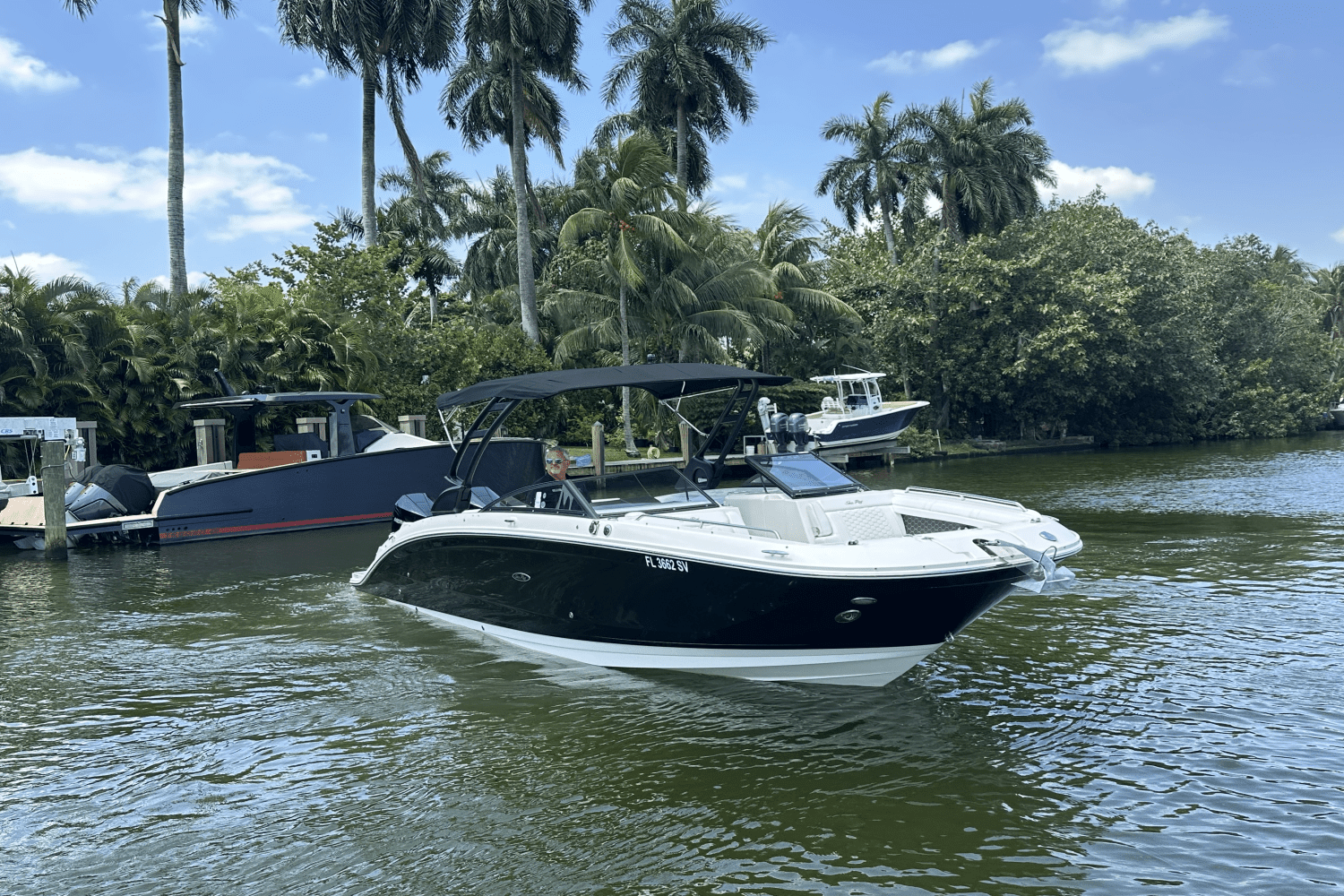 2021 Sea Ray SDX 290 Outboard Image Thumbnail #2