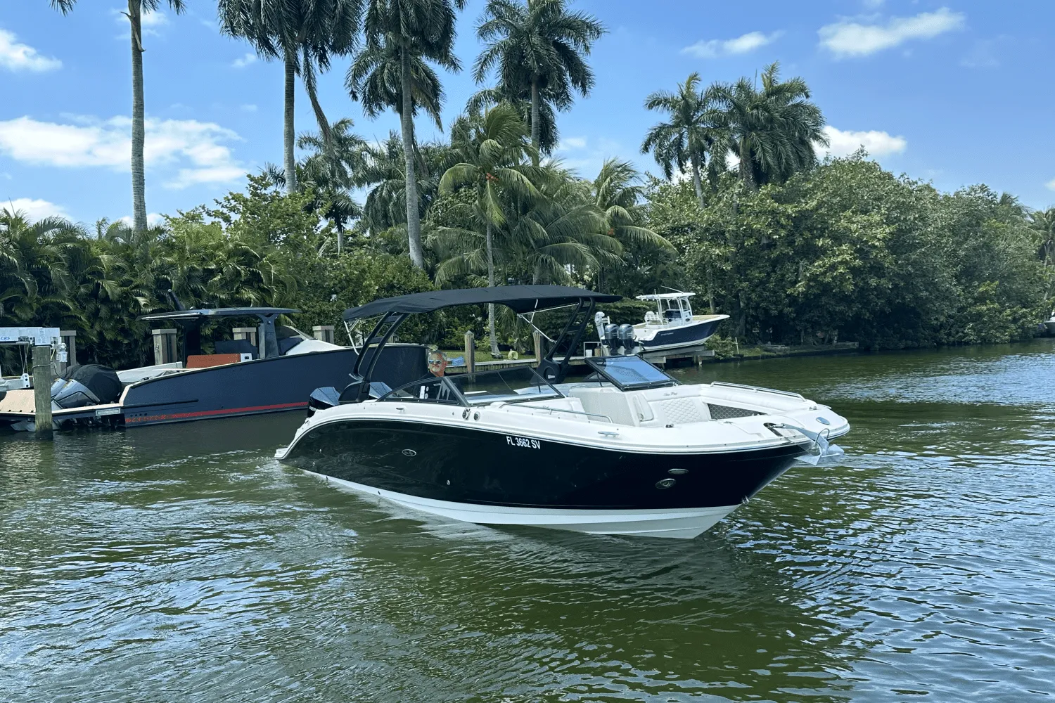 2021 Sea Ray SDX 290 Outboard Image Thumbnail #2