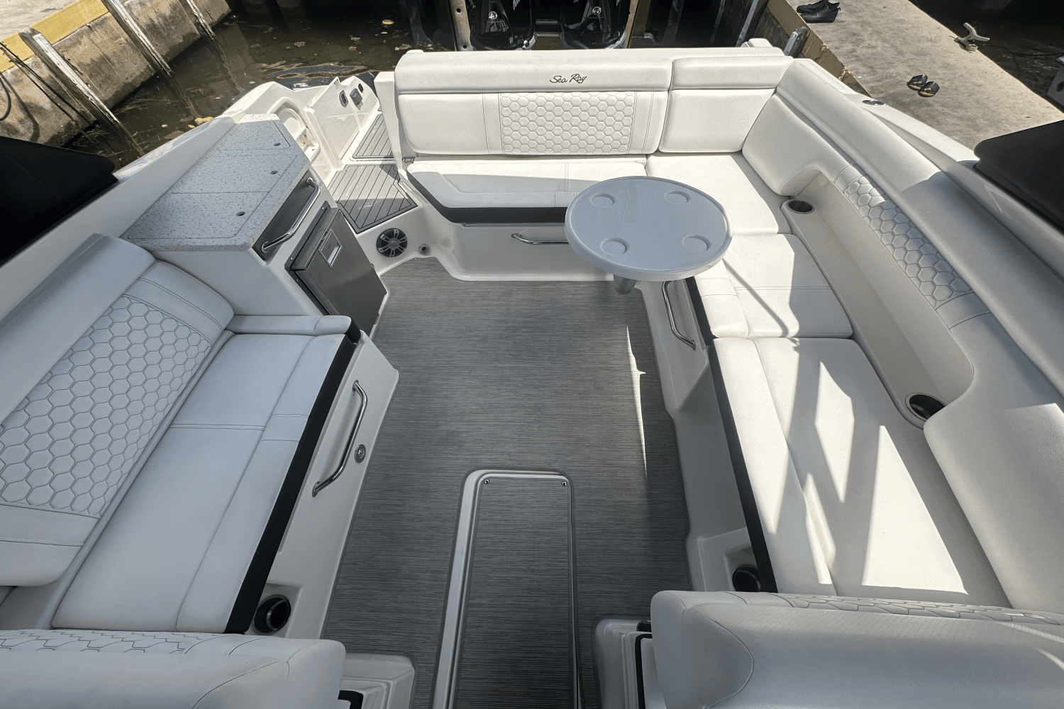 2021 Sea Ray SDX 290 Outboard Image Thumbnail #11