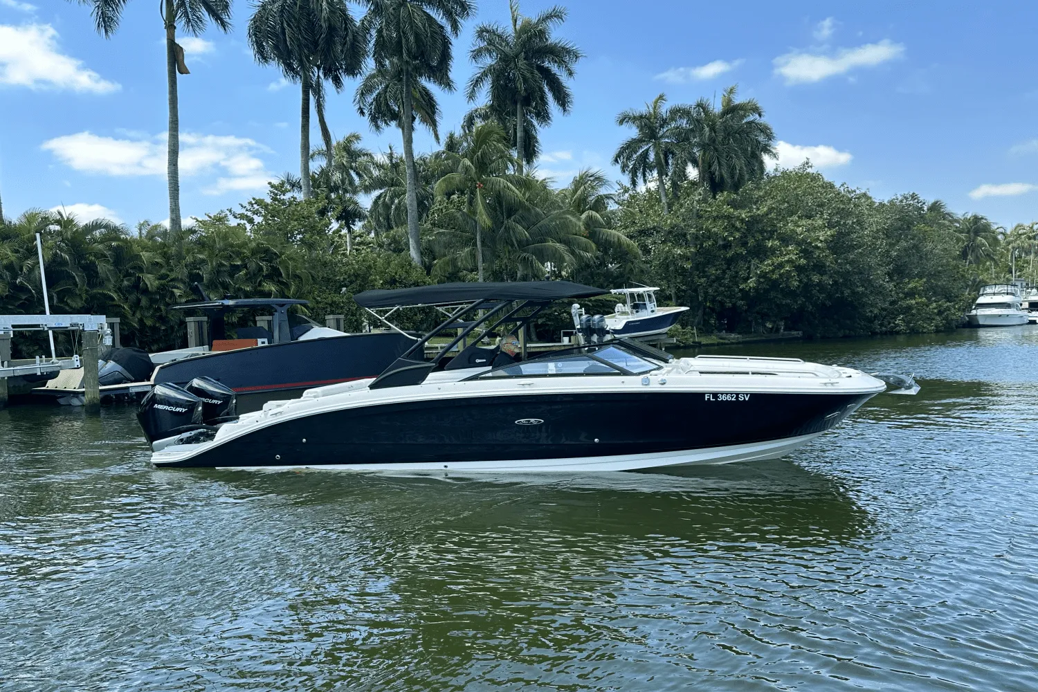 2021 Sea Ray SDX 290 Outboard Image Thumbnail #6