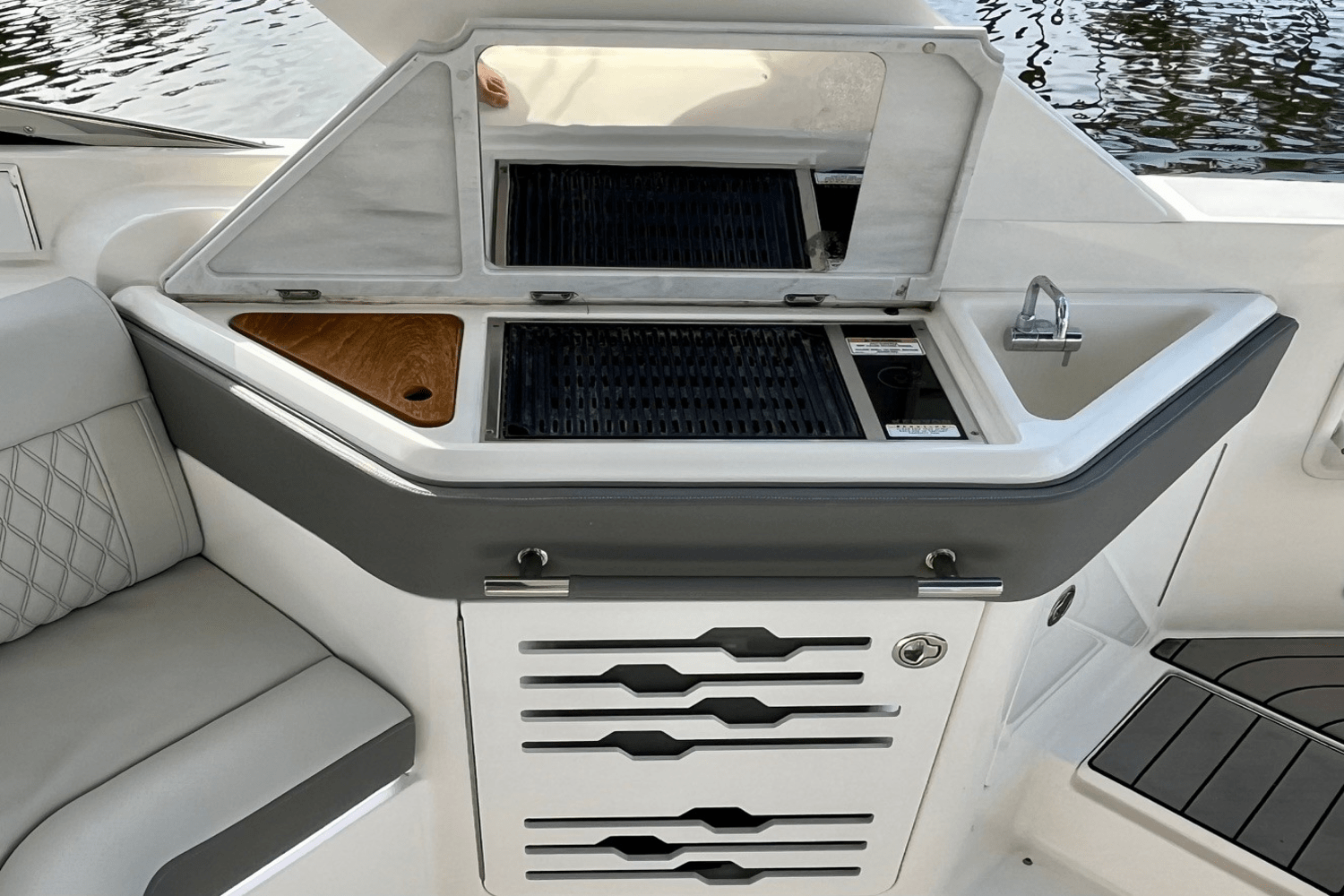 2023 Sea Ray 310 SLX-OB Image Thumbnail #20