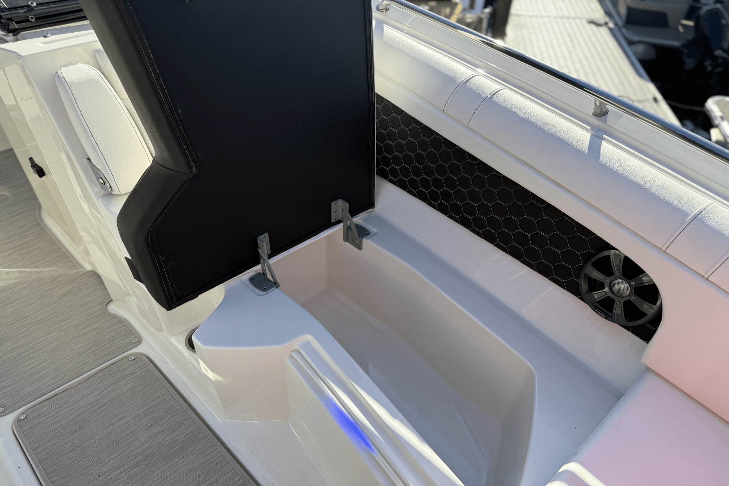 2019 Sea Ray SDX 270 OUTBOARD Image Thumbnail #46
