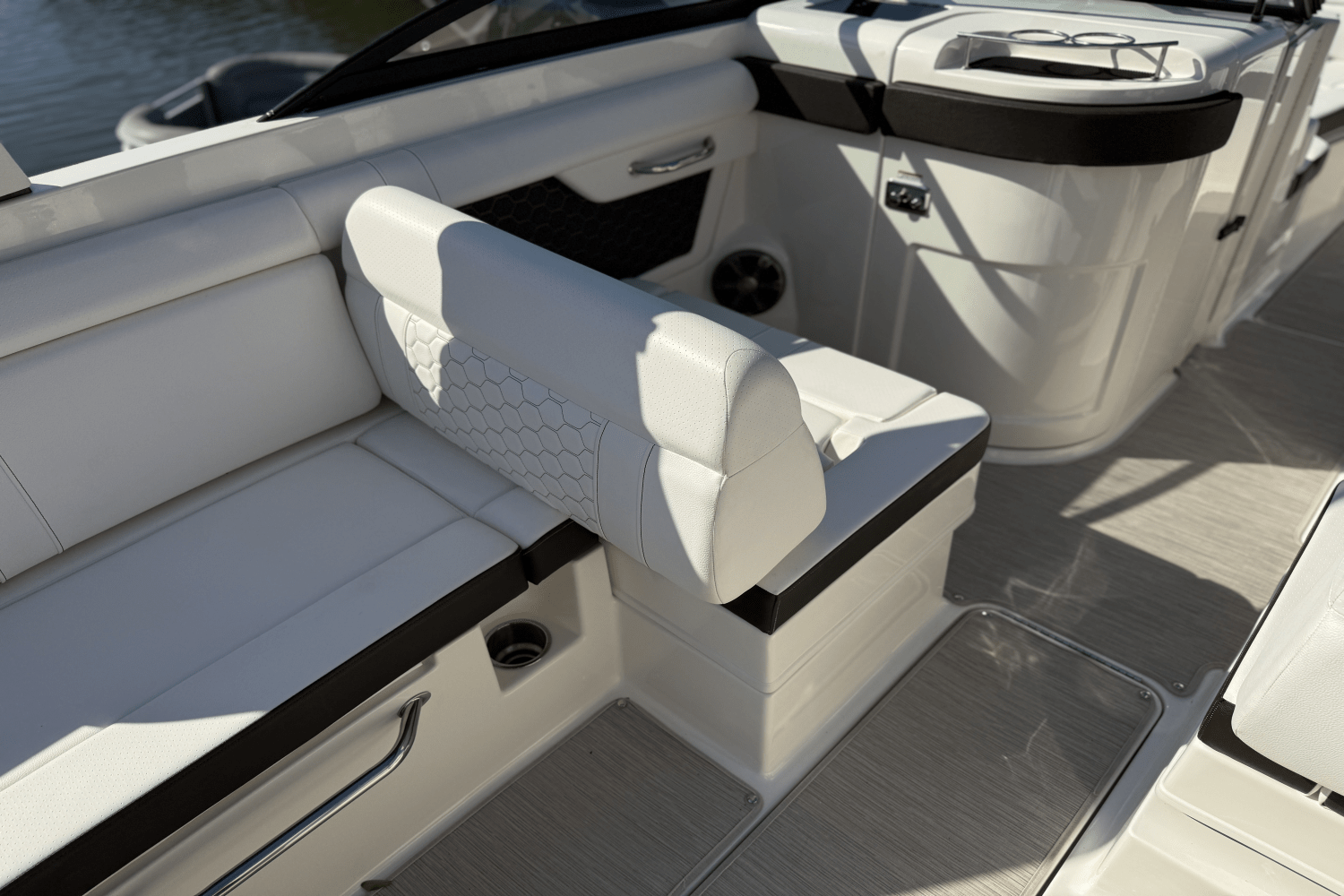 2019 Sea Ray SDX 270 OUTBOARD Image Thumbnail #26