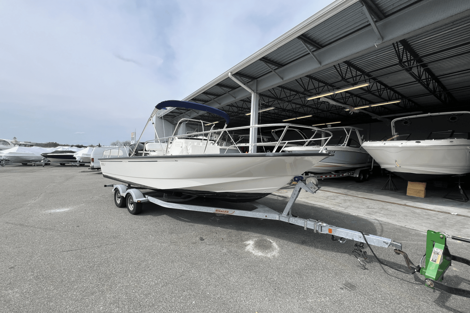 2015 Boston Whaler 210 MONTAUK Image Thumbnail #1