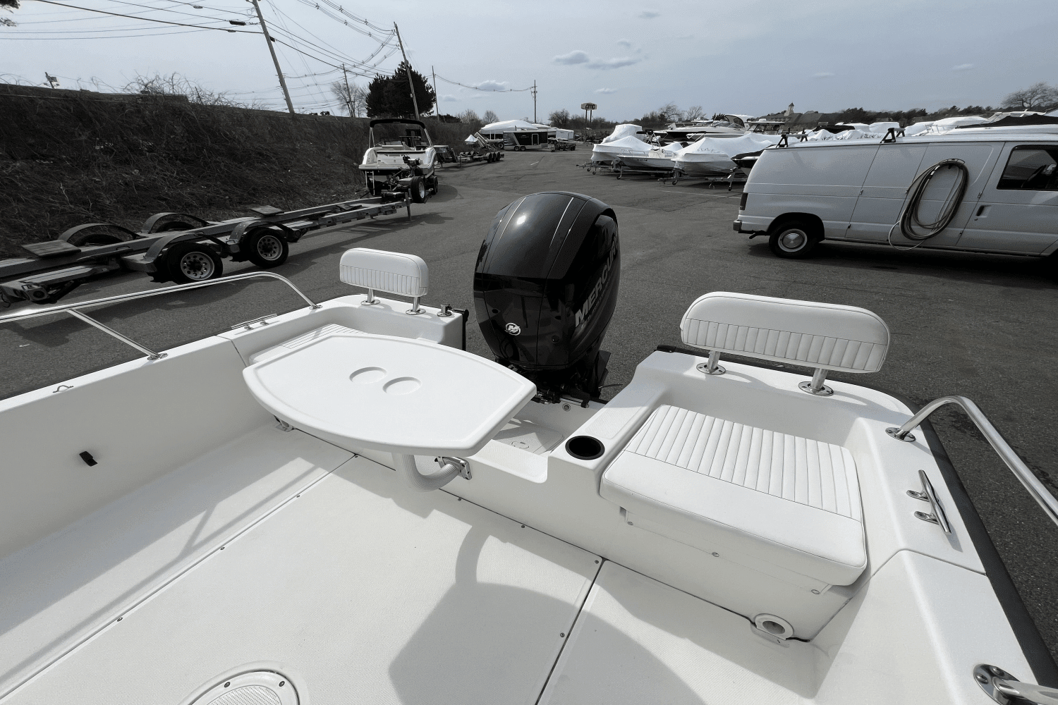 2015 Boston Whaler 210 MONTAUK Image Thumbnail #6