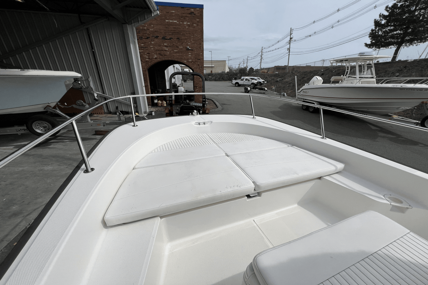 2015 Boston Whaler 210 MONTAUK Image Thumbnail #11