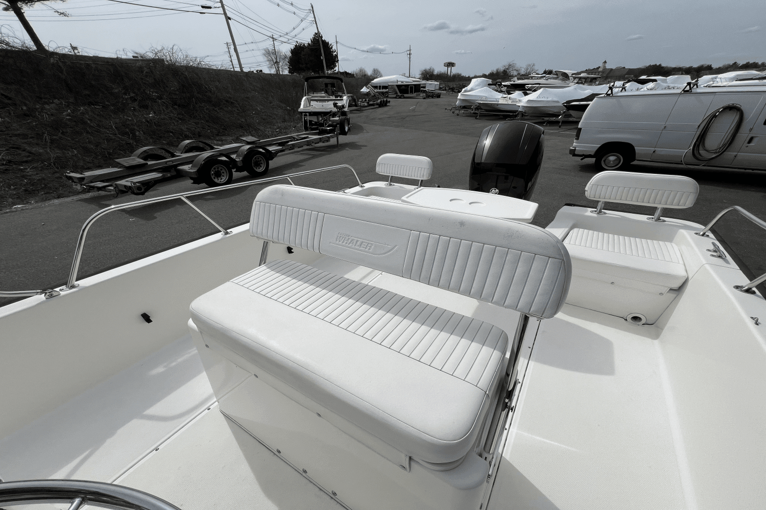 2015 Boston Whaler 210 MONTAUK Image Thumbnail #9