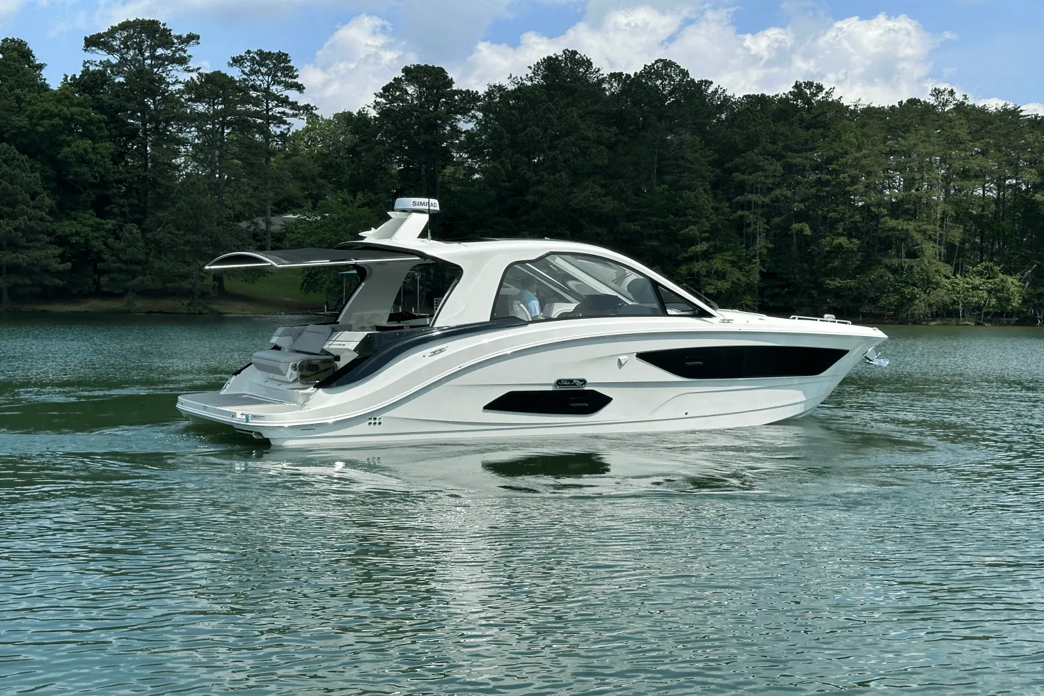 2025 Sea Ray Sundancer 370 Image Thumbnail #6