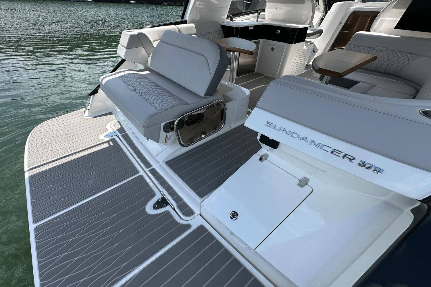 2025 Sea Ray Sundancer 370 Image Thumbnail #31