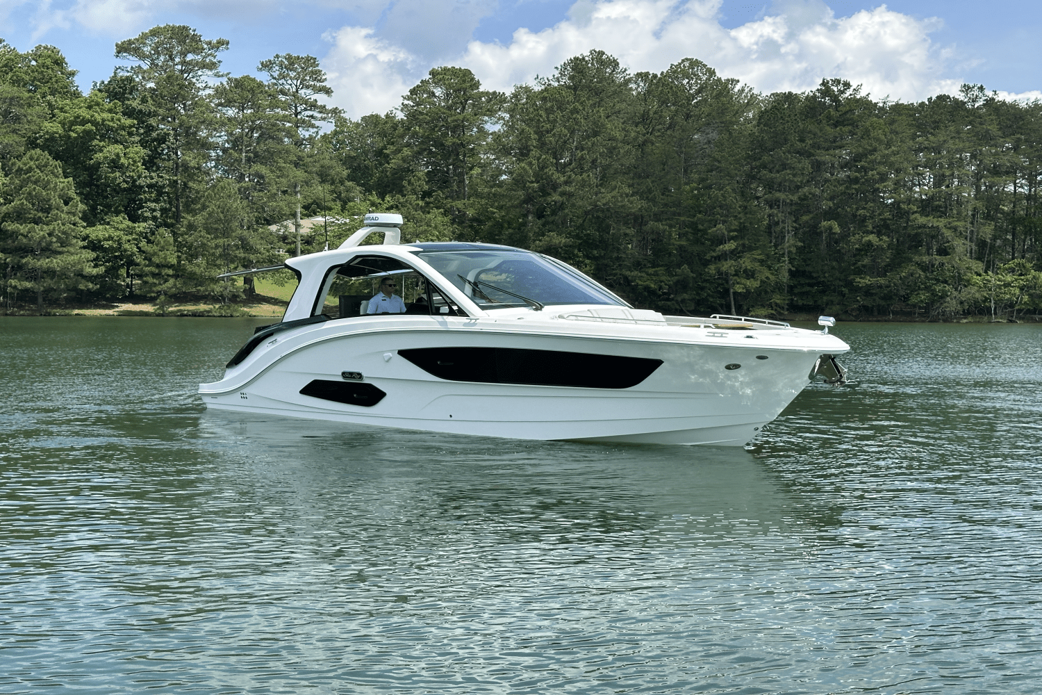 2025 Sea Ray Sundancer 370 Image Thumbnail #4
