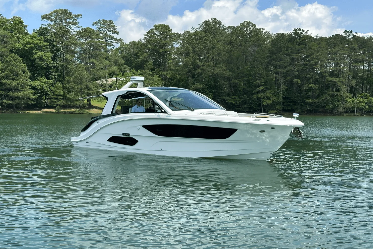 2025 Sea Ray Sundancer 370 Image Thumbnail #4