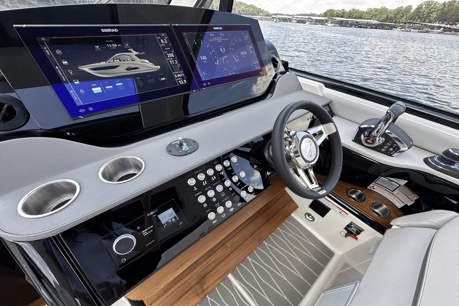 2025 Sea Ray Sundancer 370 Image Thumbnail #21