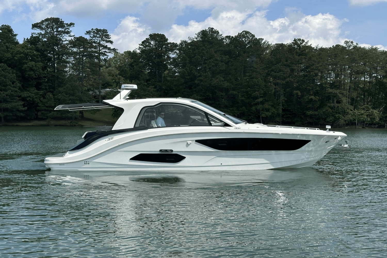 2025 Sea Ray Sundancer 370 Image Thumbnail #5