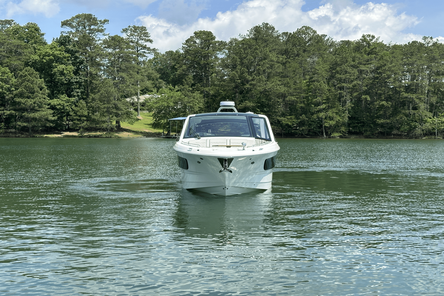 2025 Sea Ray Sundancer 370 Image Thumbnail #2