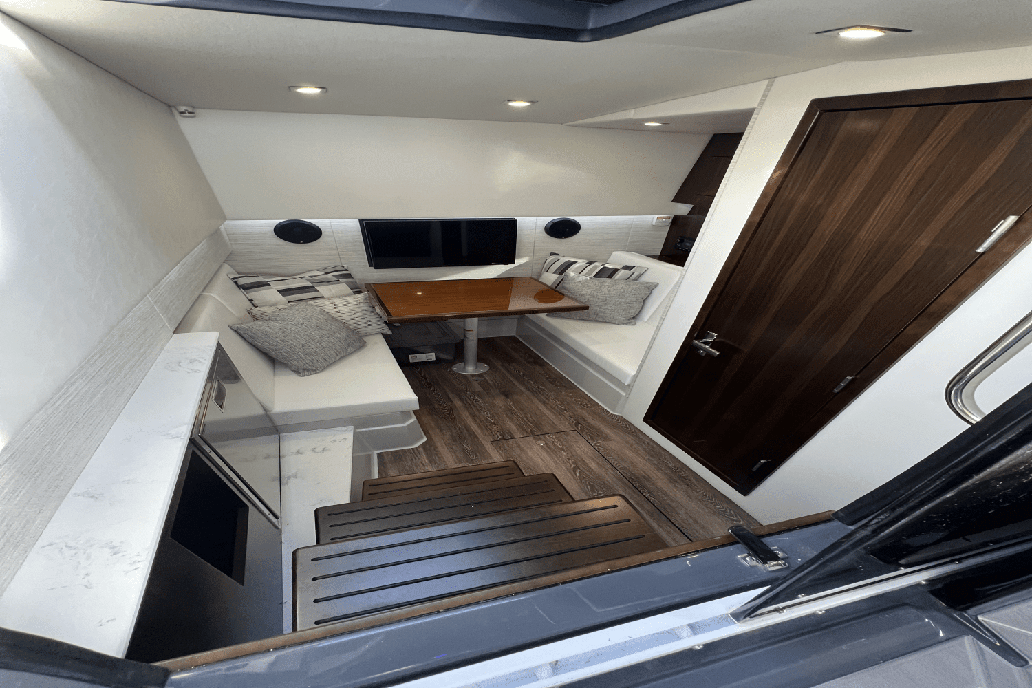 2023 Cruisers Yachts 34GLS I/O SOUTH BEACH Image Thumbnail #45