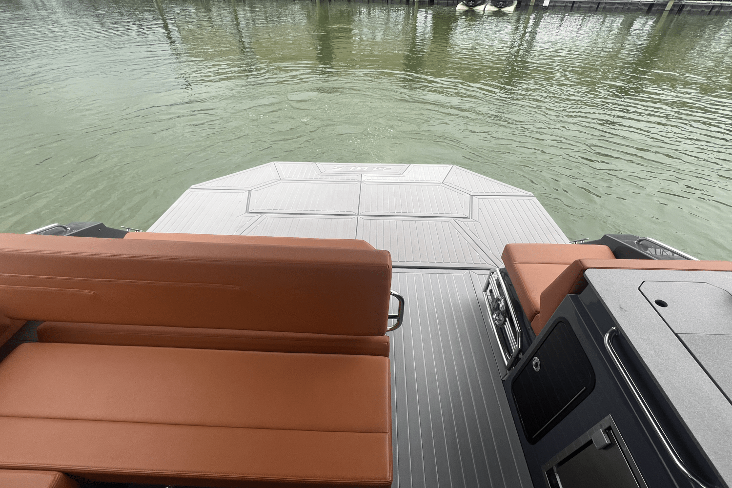 2023 Cruisers Yachts 34GLS I/O SOUTH BEACH Image Thumbnail #13