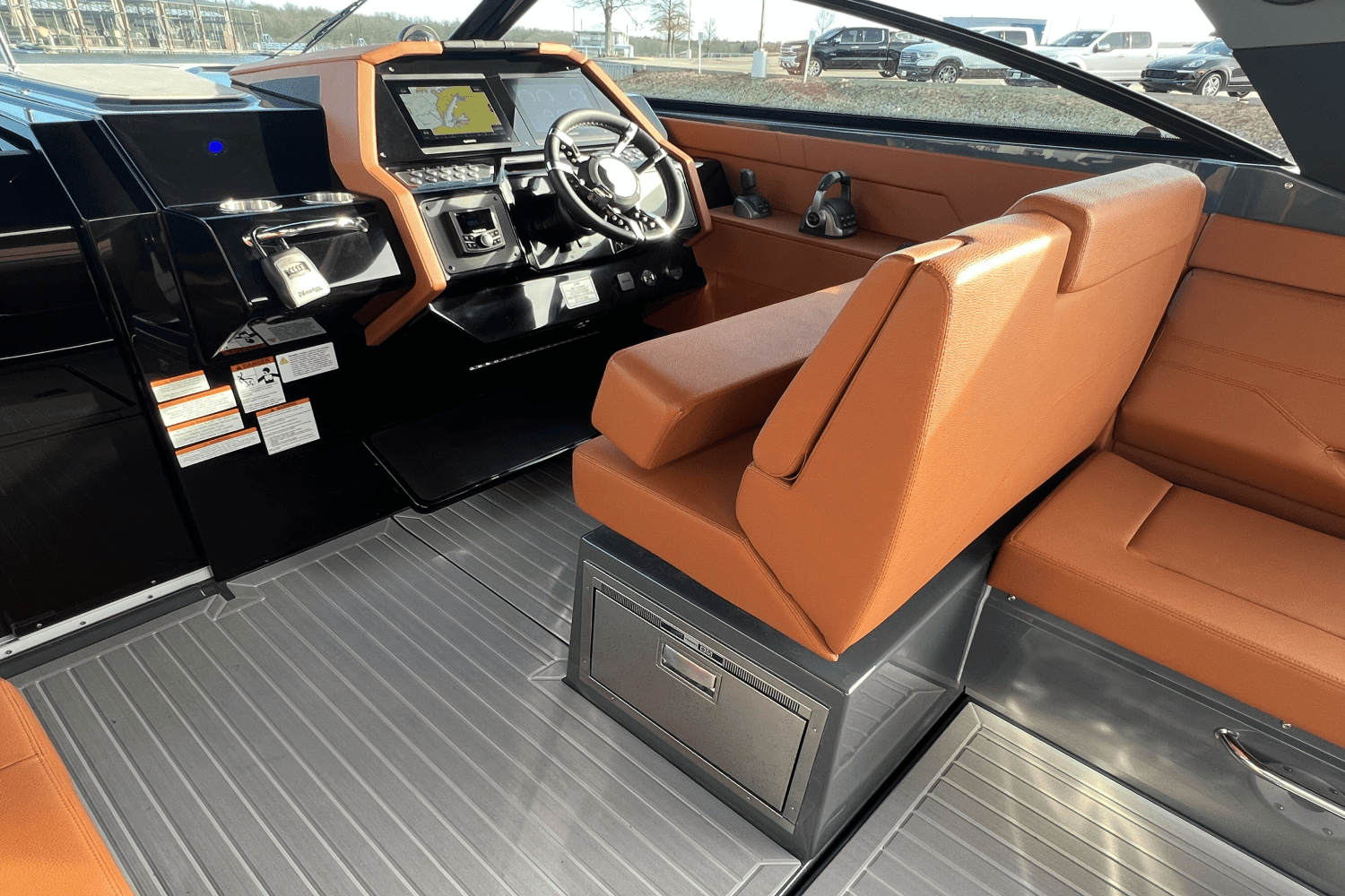 2023 Cruisers Yachts 34GLS I/O SOUTH BEACH Image Thumbnail #24