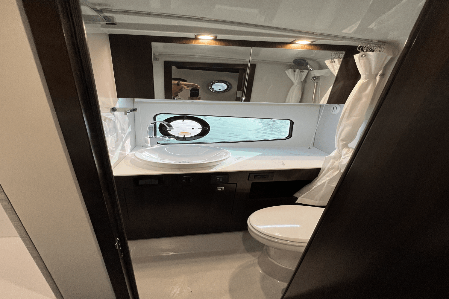 2023 Cruisers Yachts 34GLS I/O SOUTH BEACH Image Thumbnail #52