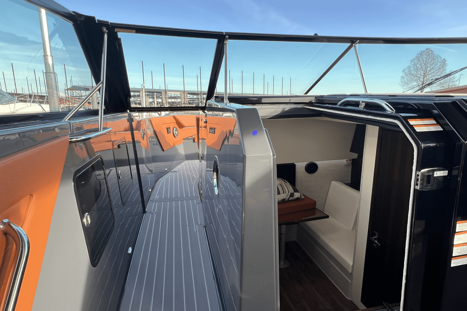 2023 Cruisers Yachts 34GLS I/O SOUTH BEACH Image Thumbnail #34