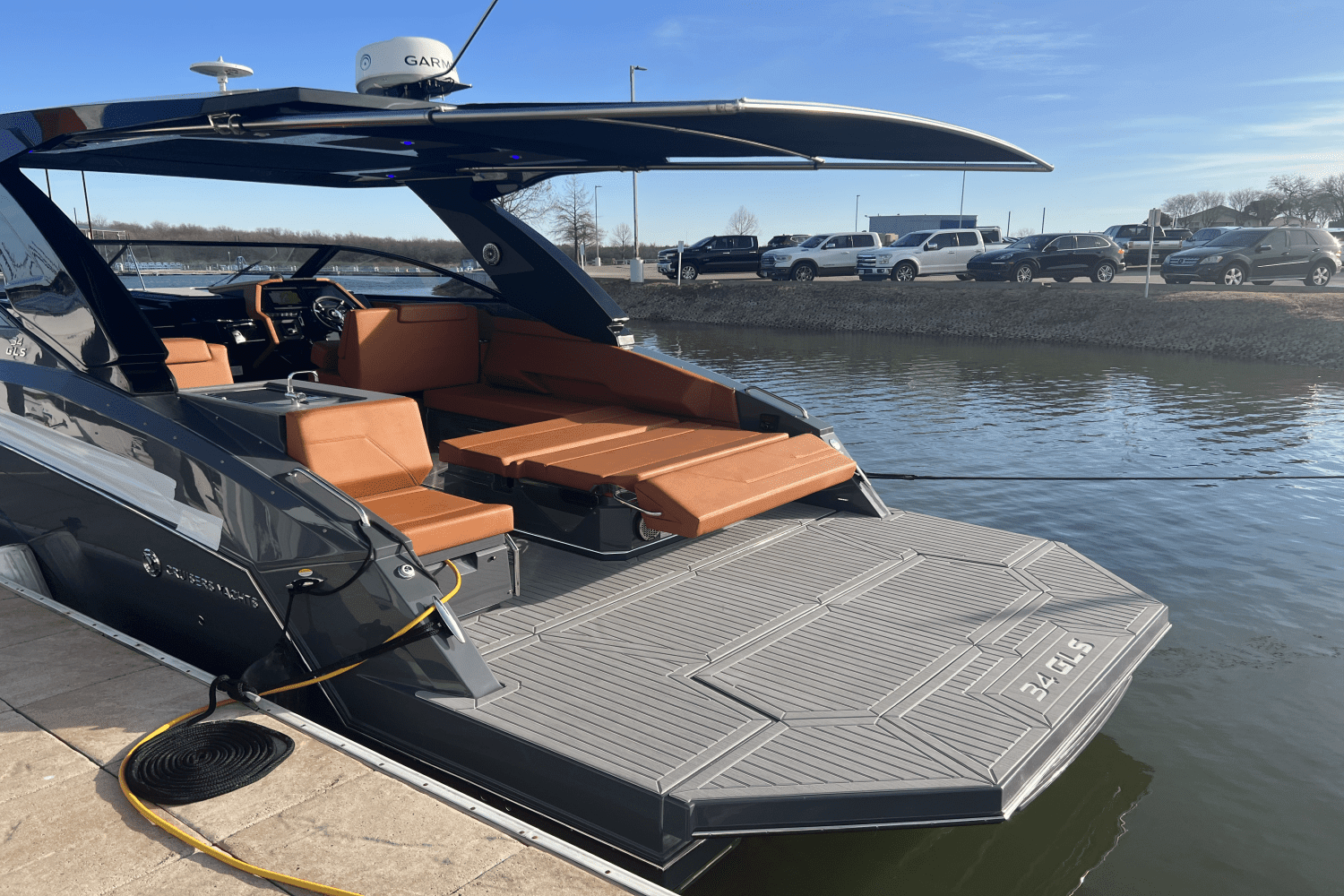 2023 Cruisers Yachts 34GLS I/O SOUTH BEACH Image Thumbnail #4