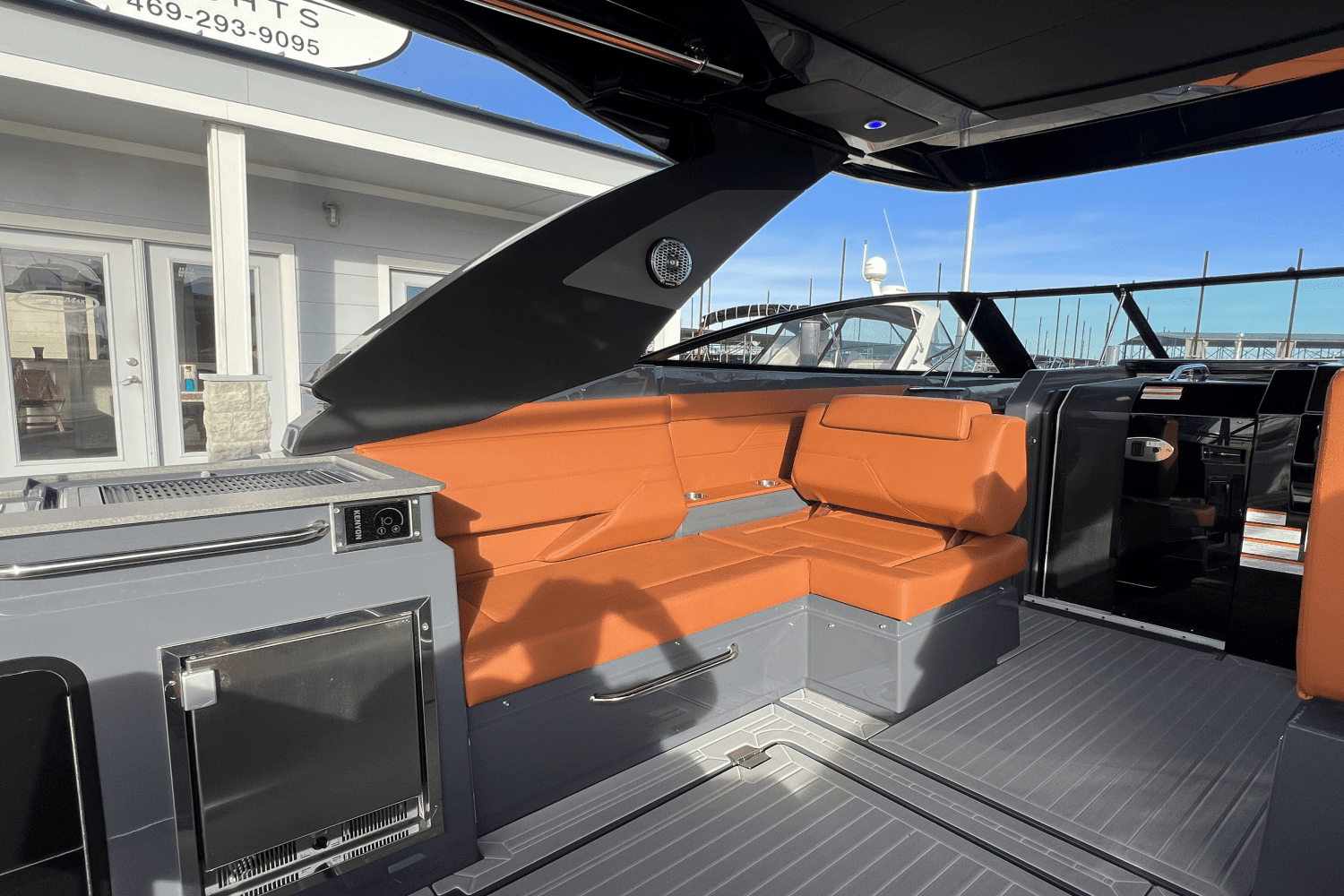 2023 Cruisers Yachts 34GLS I/O SOUTH BEACH Image Thumbnail #20