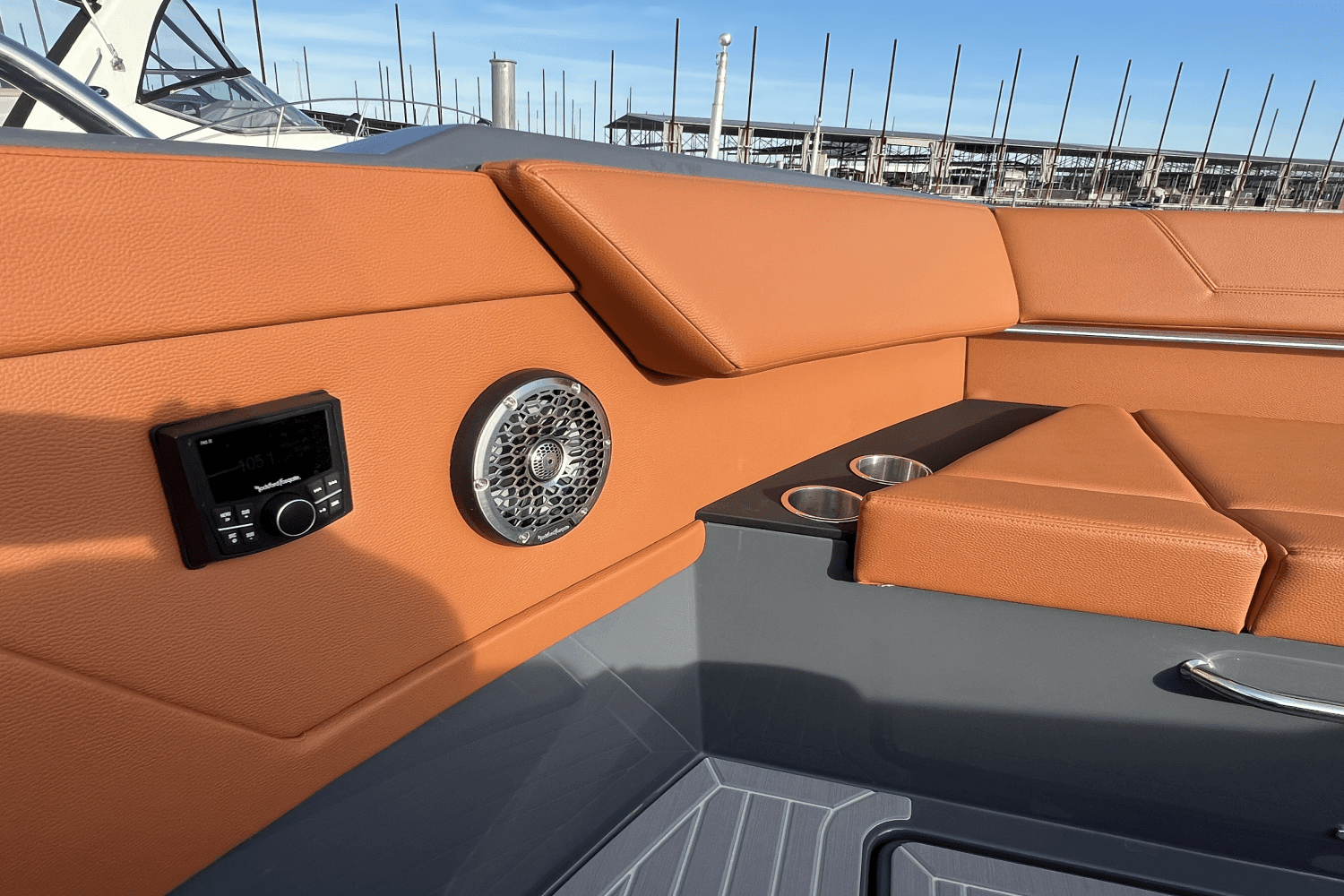 2023 Cruisers Yachts 34GLS I/O SOUTH BEACH Image Thumbnail #37