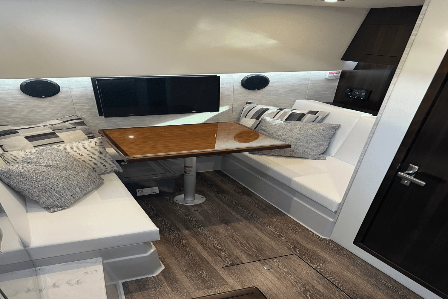 2023 Cruisers Yachts 34GLS I/O SOUTH BEACH Image Thumbnail #43
