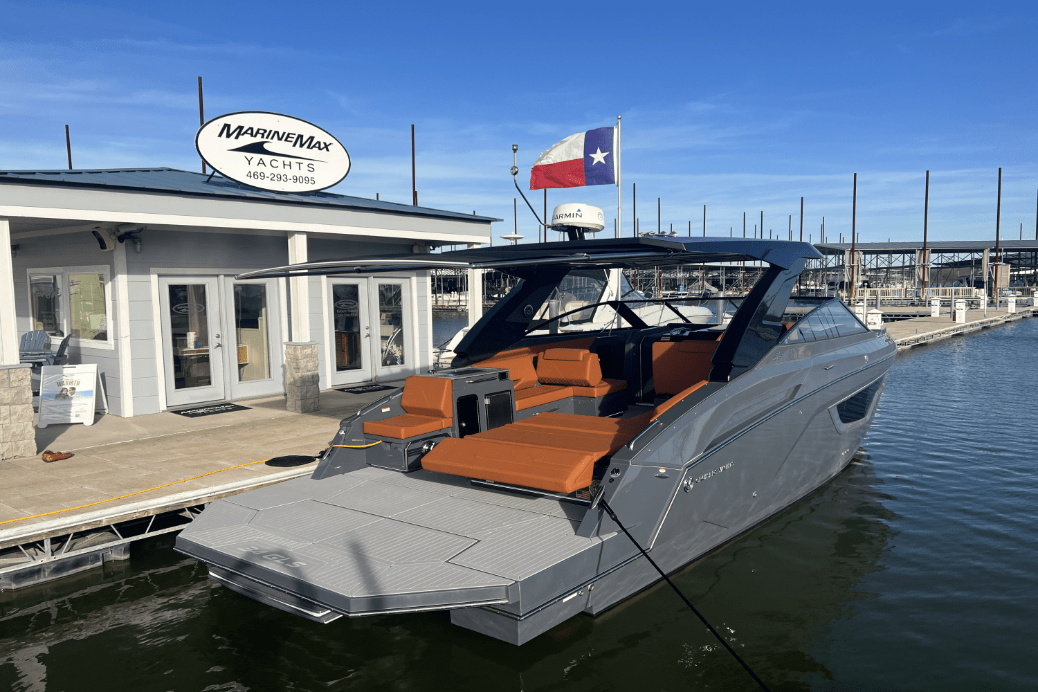 2023 Cruisers Yachts 34GLS I/O SOUTH BEACH Image Thumbnail #5
