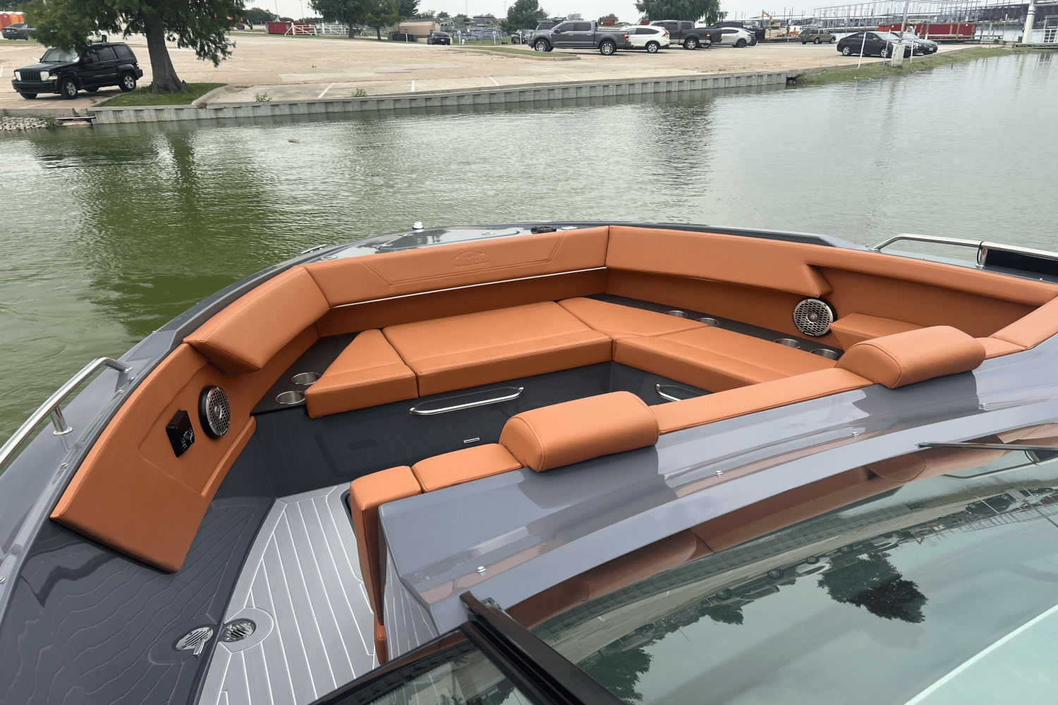 2023 Cruisers Yachts 34GLS I/O SOUTH BEACH Image Thumbnail #3