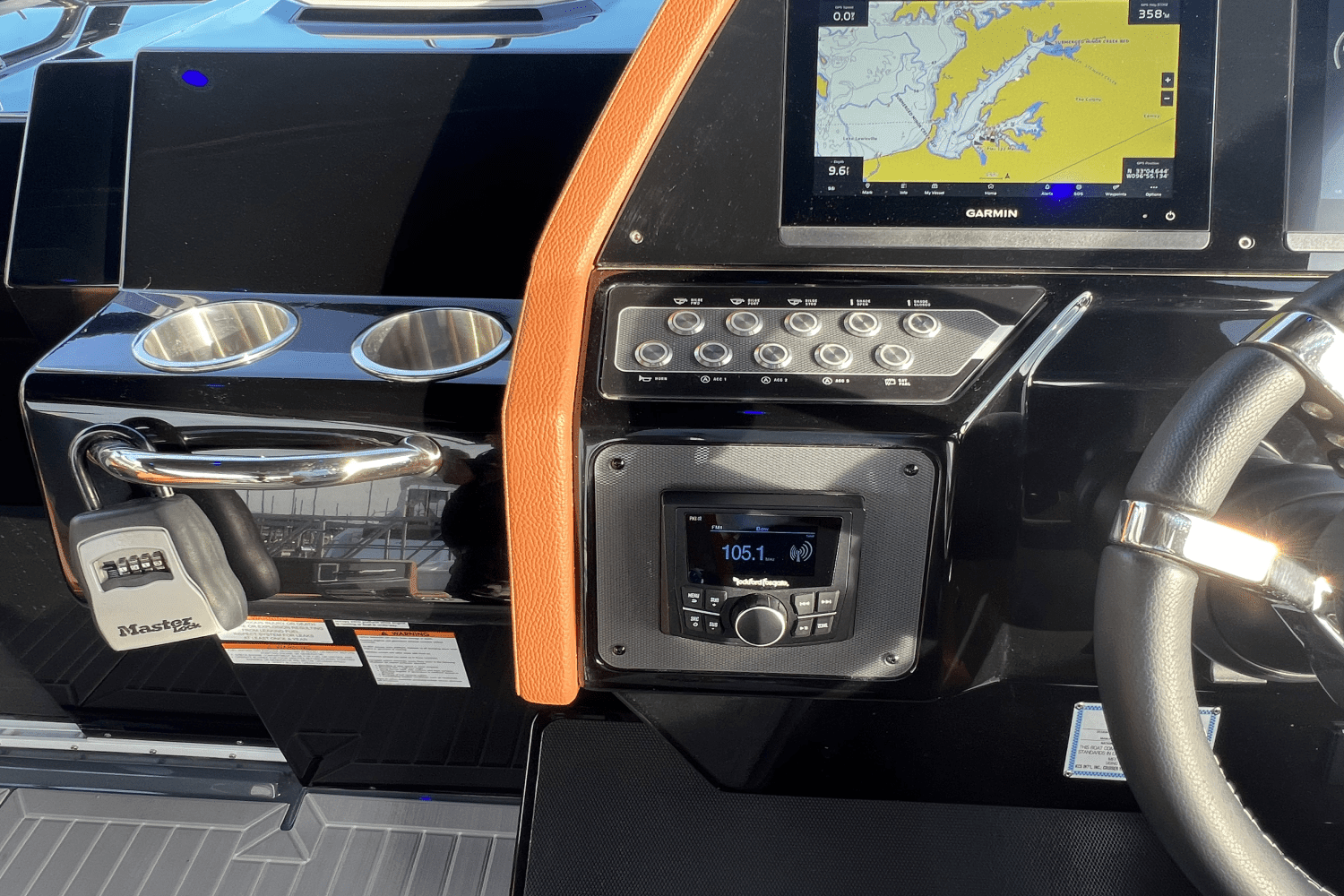 2023 Cruisers Yachts 34GLS I/O SOUTH BEACH Image Thumbnail #28