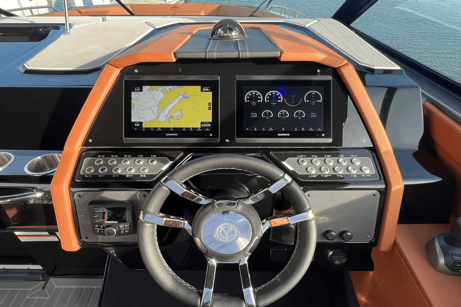 2023 Cruisers Yachts 34GLS I/O SOUTH BEACH Image Thumbnail #27