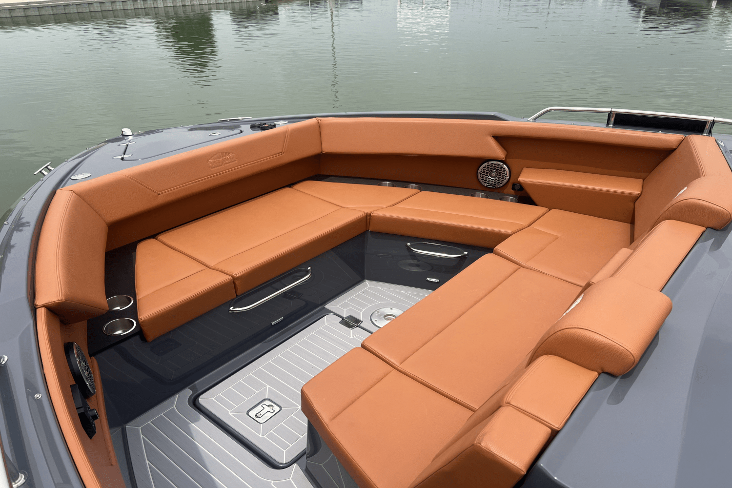2023 Cruisers Yachts 34GLS I/O SOUTH BEACH Image Thumbnail #4