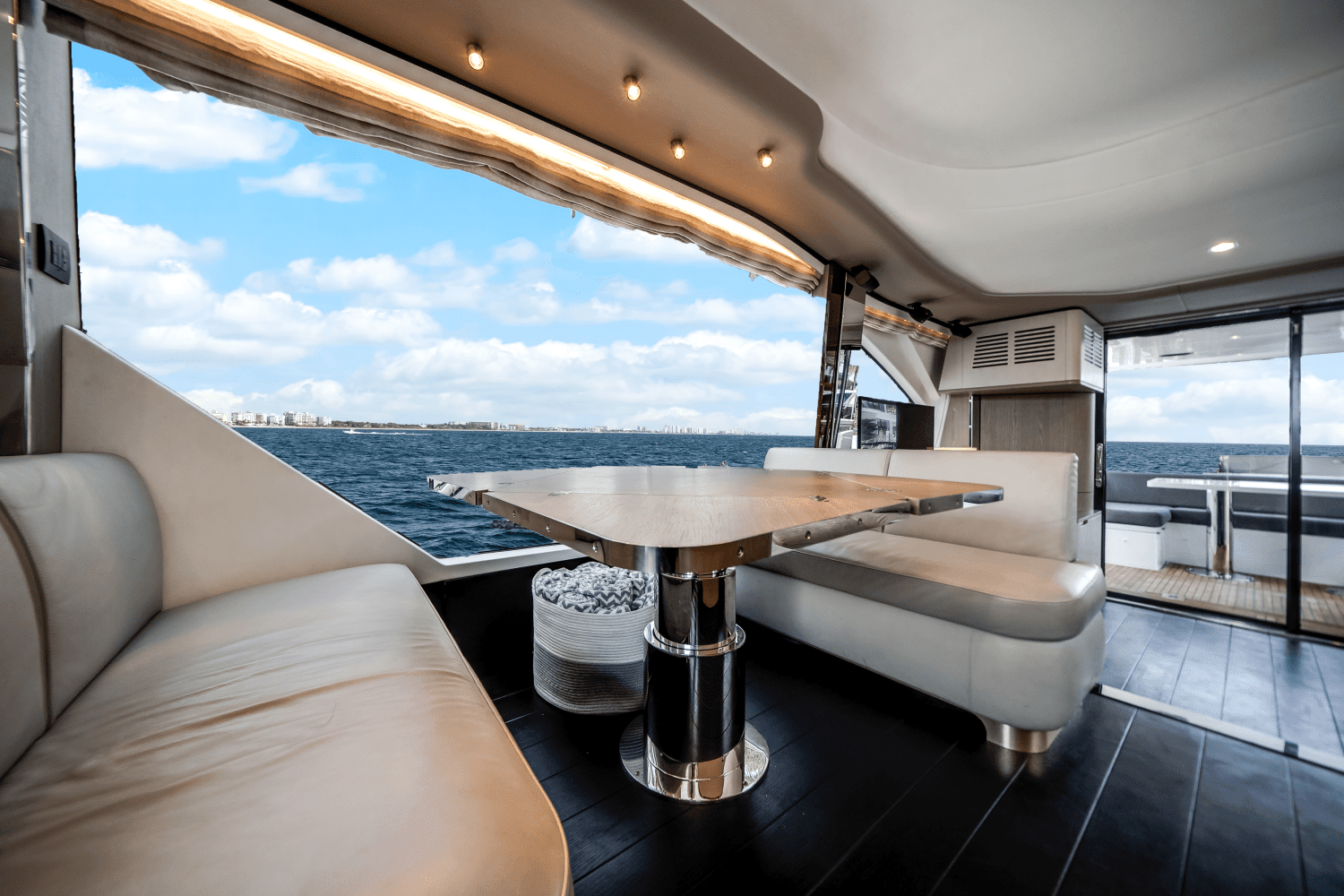 2022 Azimut
                                                             60 FLYBRIDGE Image Thumbnail #20