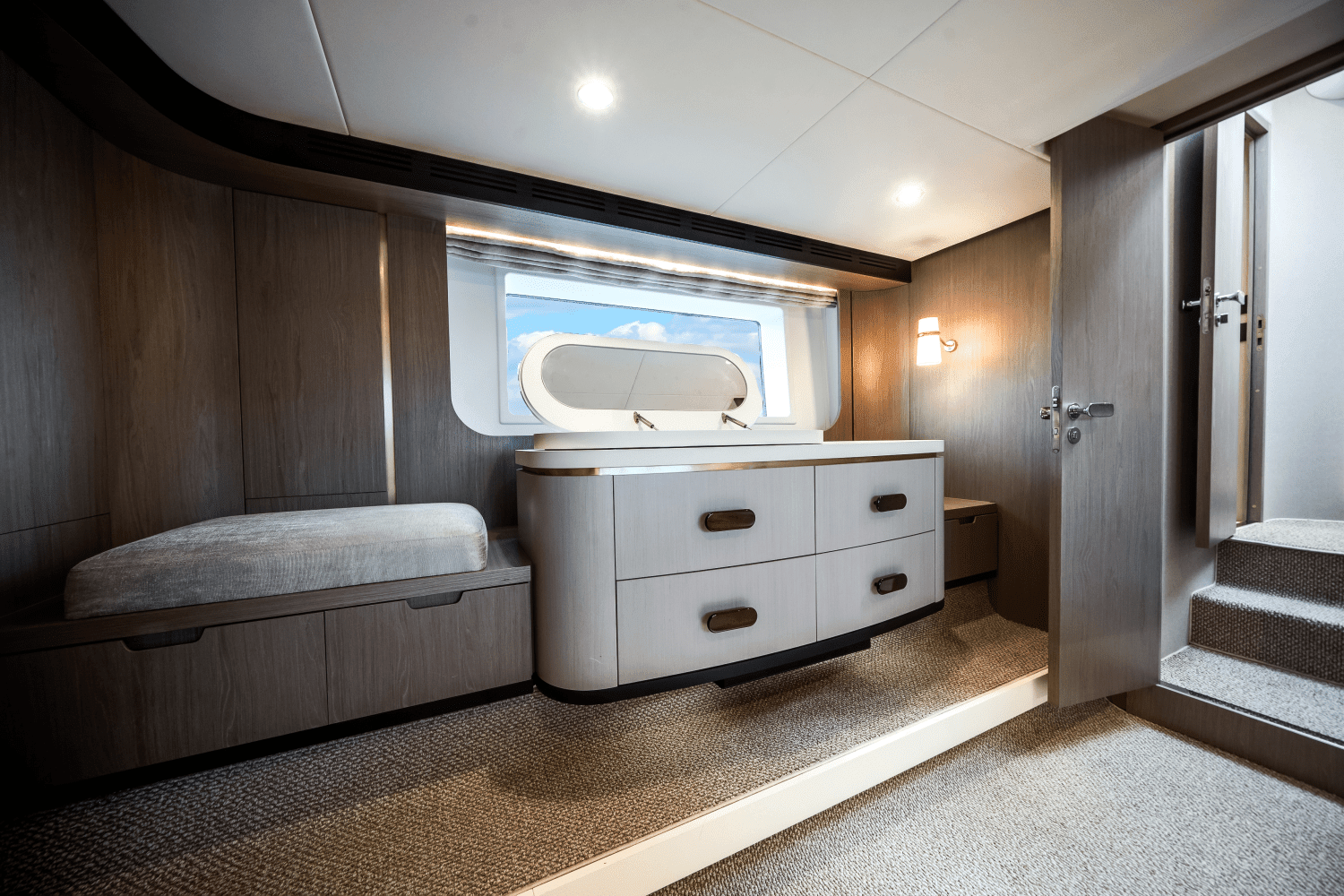 2022 Azimut
                                                             60 FLYBRIDGE Image Thumbnail #48
