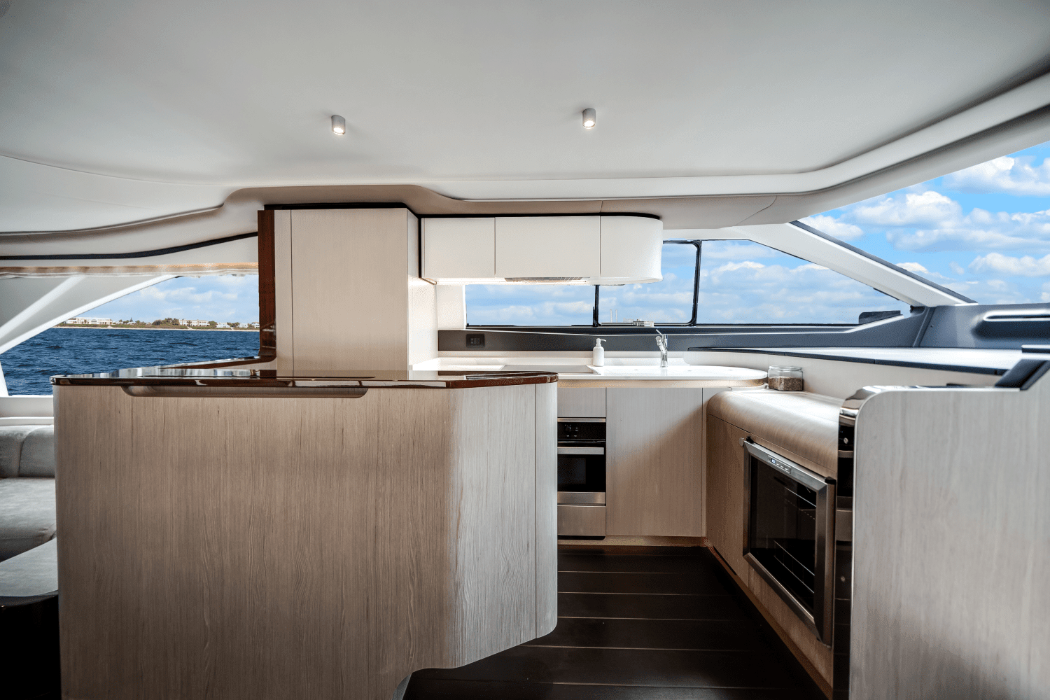 2022 Azimut
                                                             60 FLYBRIDGE Image Thumbnail #22