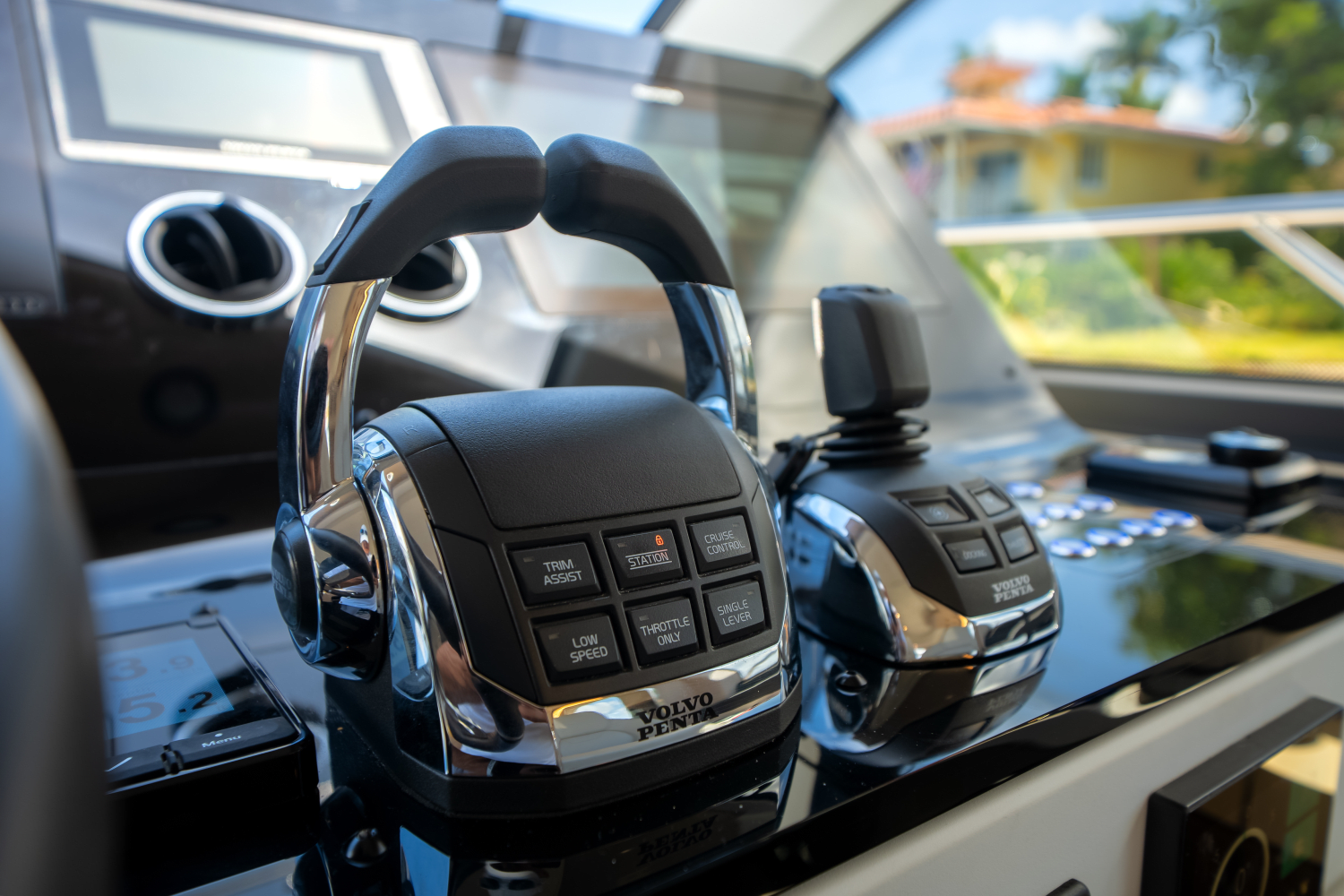 2022 Azimut
                                                             60 FLYBRIDGE Image Thumbnail #30