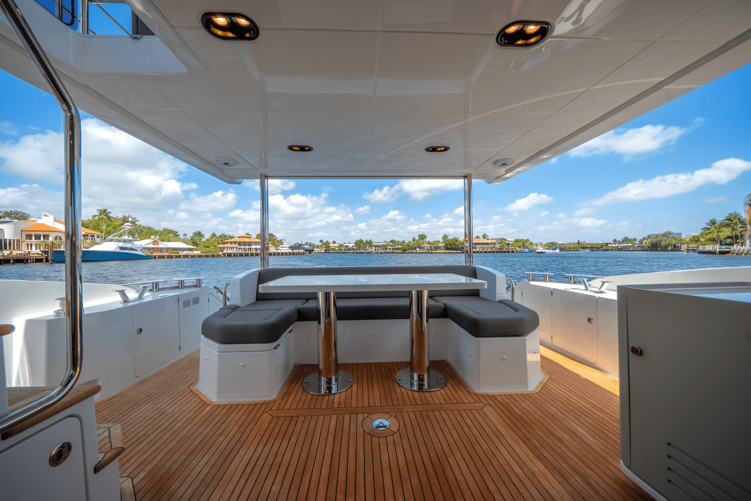 2022 Azimut
                                                             60 FLYBRIDGE Image Thumbnail #12