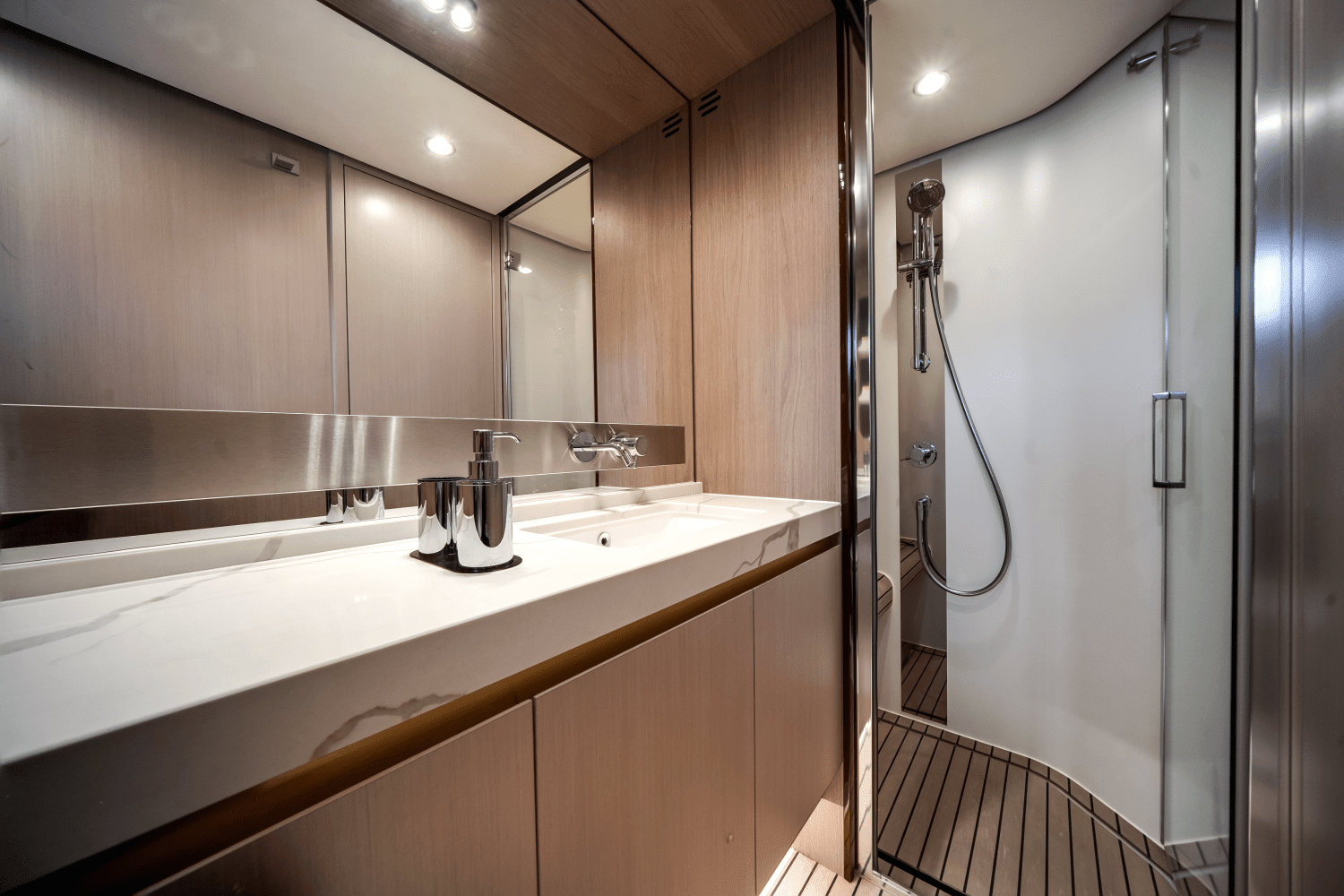 2022 Azimut
                                                             60 FLYBRIDGE Image Thumbnail #50