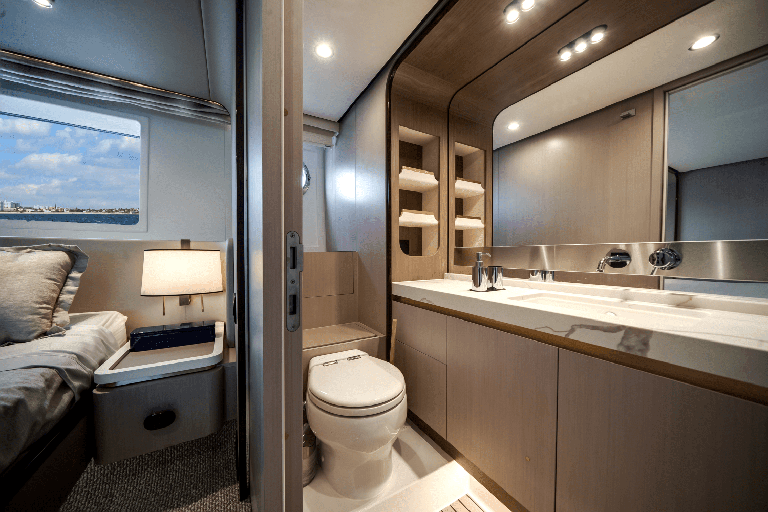 2022 Azimut
                                                             60 FLYBRIDGE Image Thumbnail #49