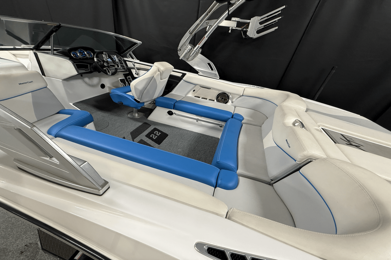 2019 Mastercraft XT22 Image Thumbnail #8