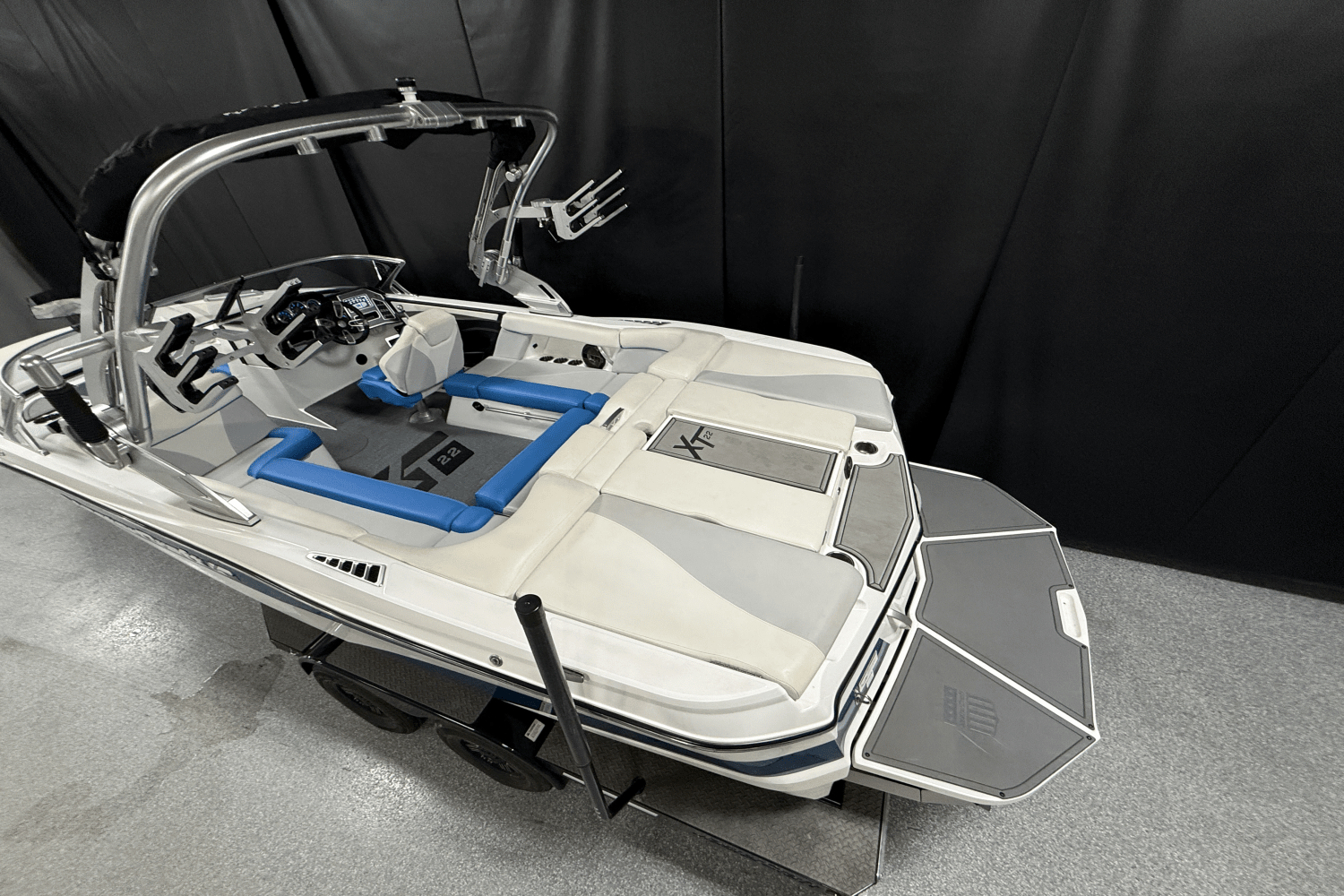 2019 Mastercraft XT22 Image Thumbnail #4
