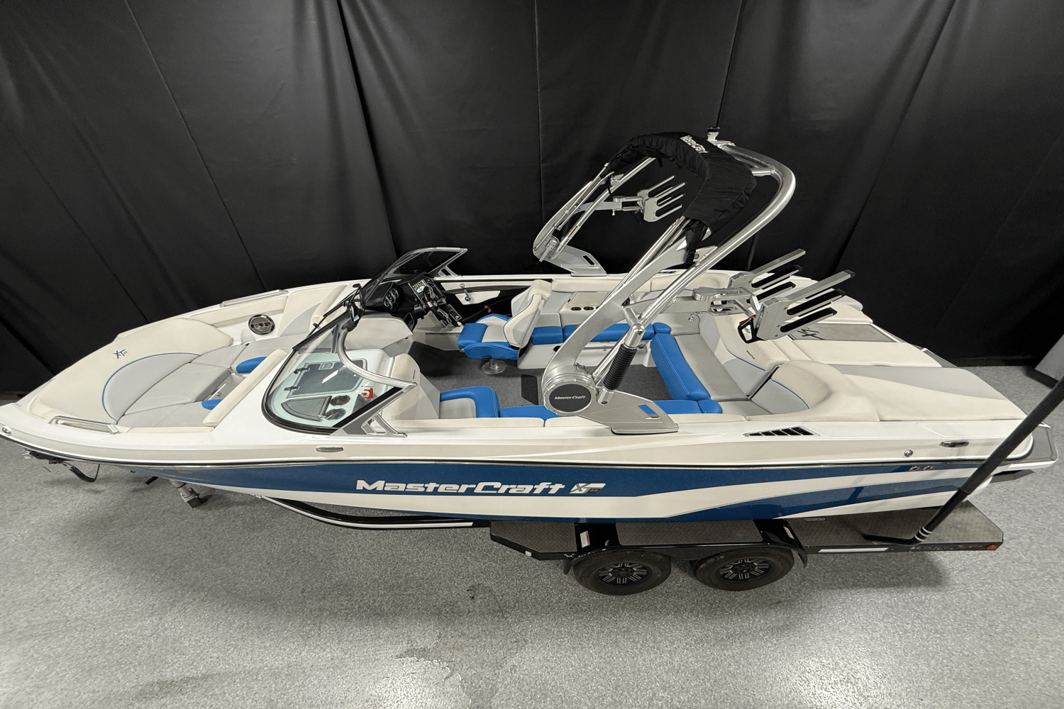 2019 Mastercraft XT22 Image Thumbnail #1