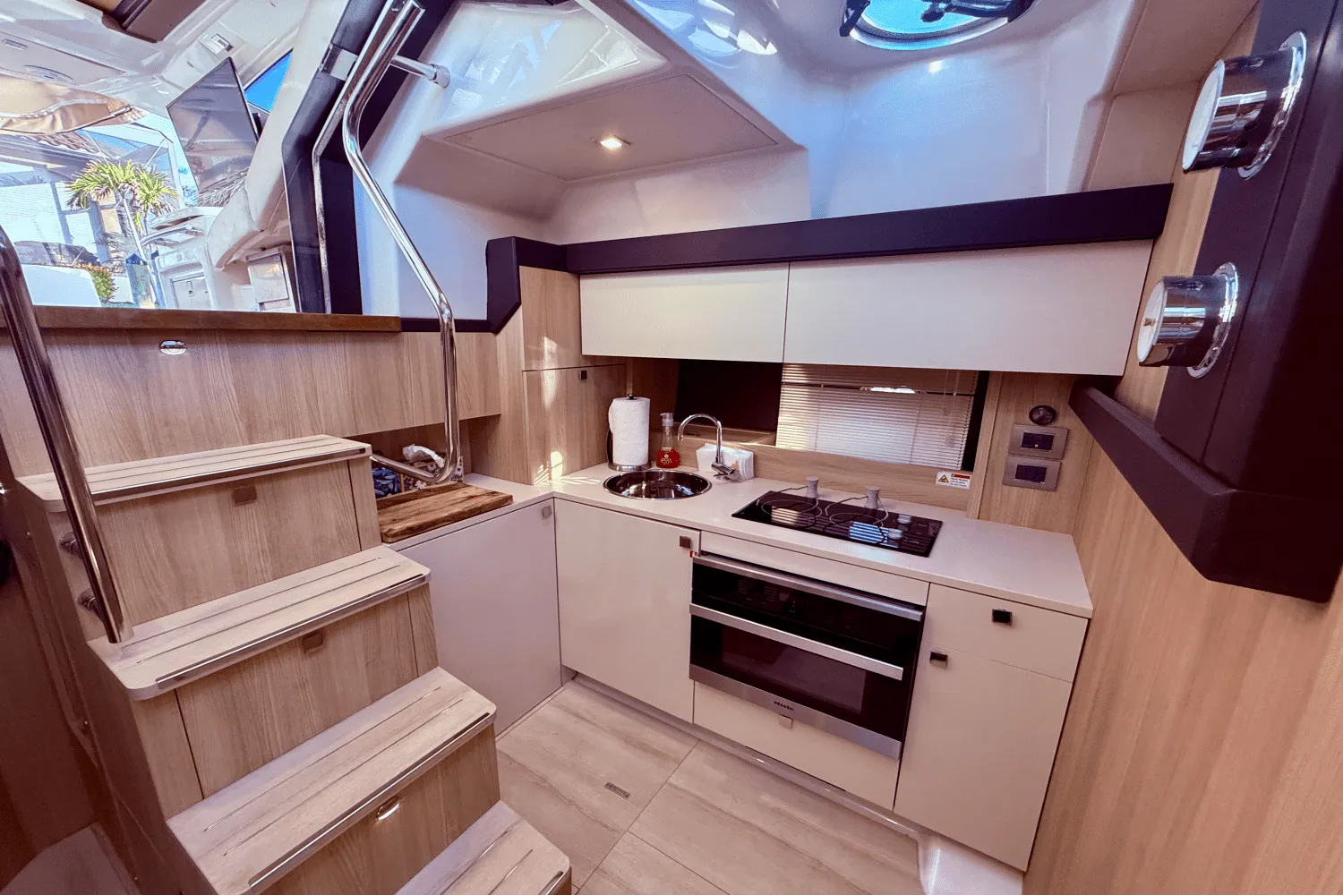 2016 Cranchi M44 HT Image Thumbnail #42