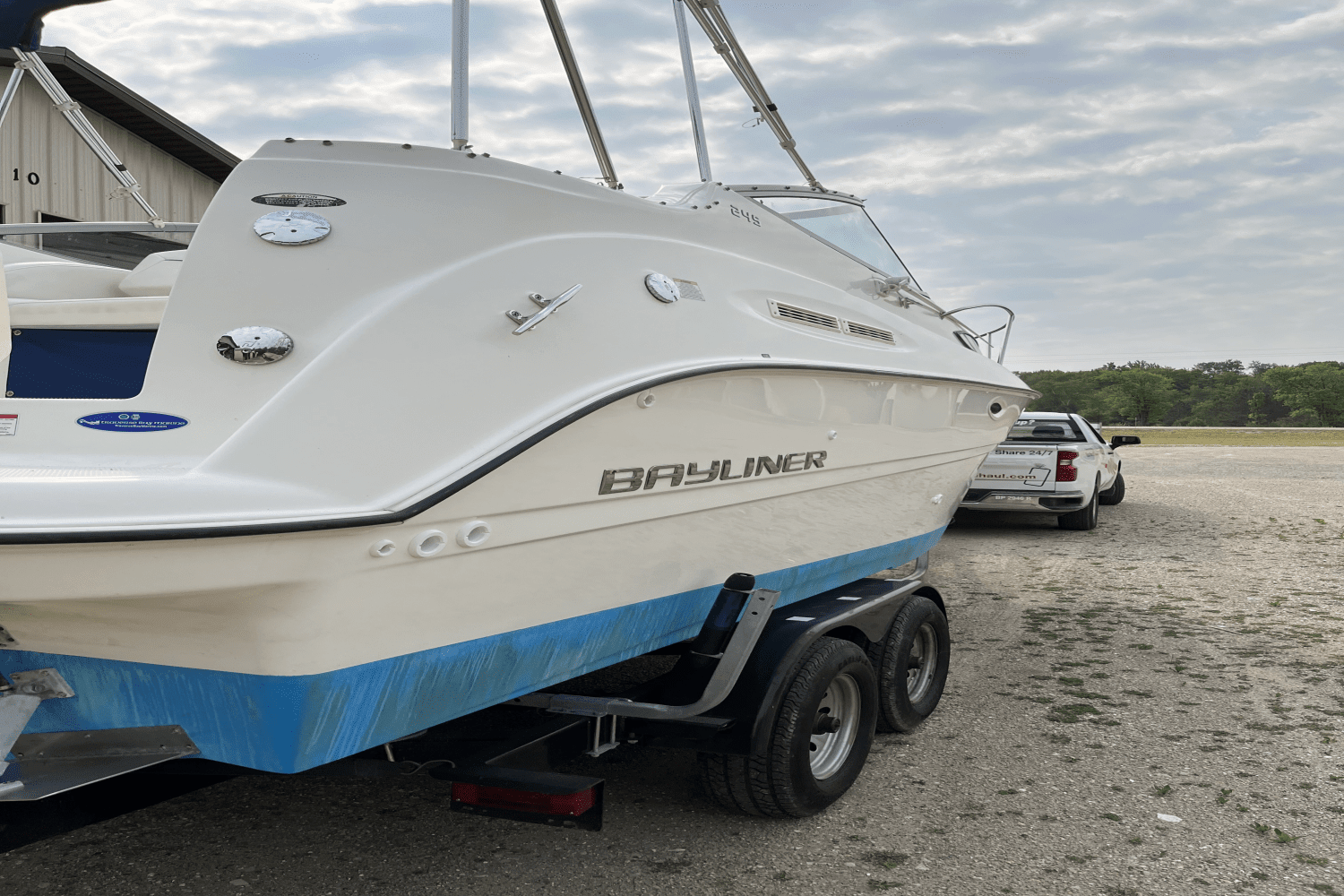 2010 Bayliner 245 CRUISER Image Thumbnail #3