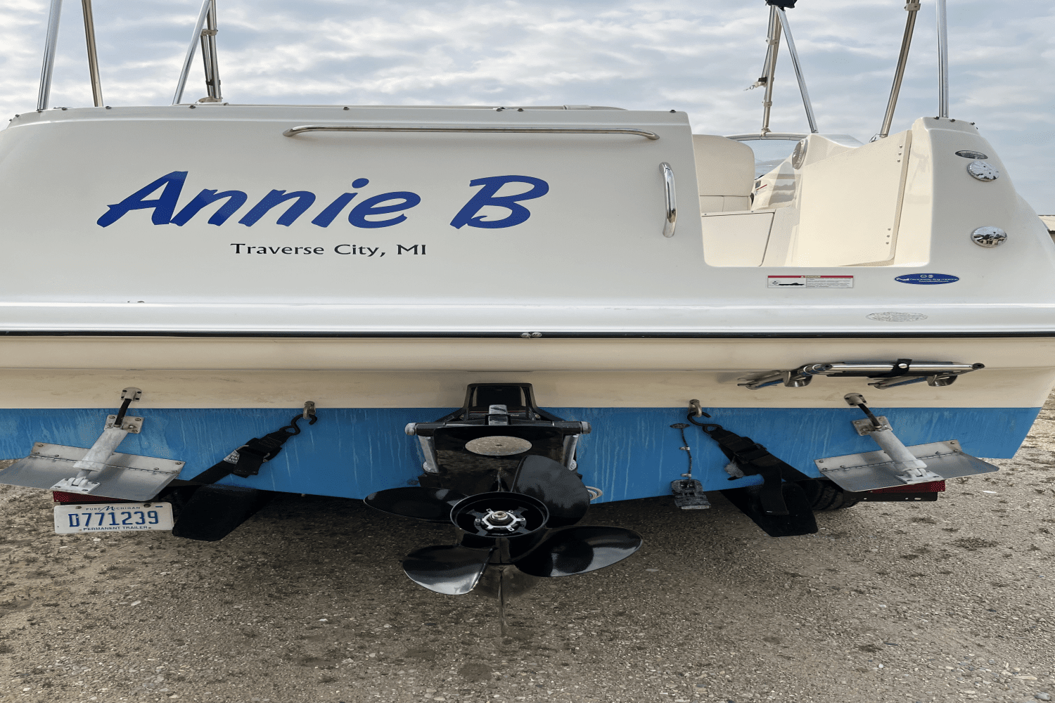 2010 Bayliner 245 CRUISER Image Thumbnail #4