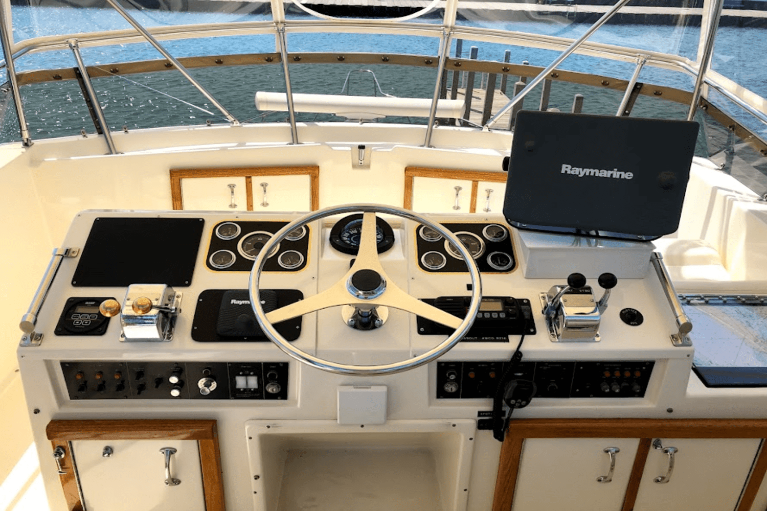 1986 Hatteras 36 SPORT FISHERMAN Image Thumbnail #9