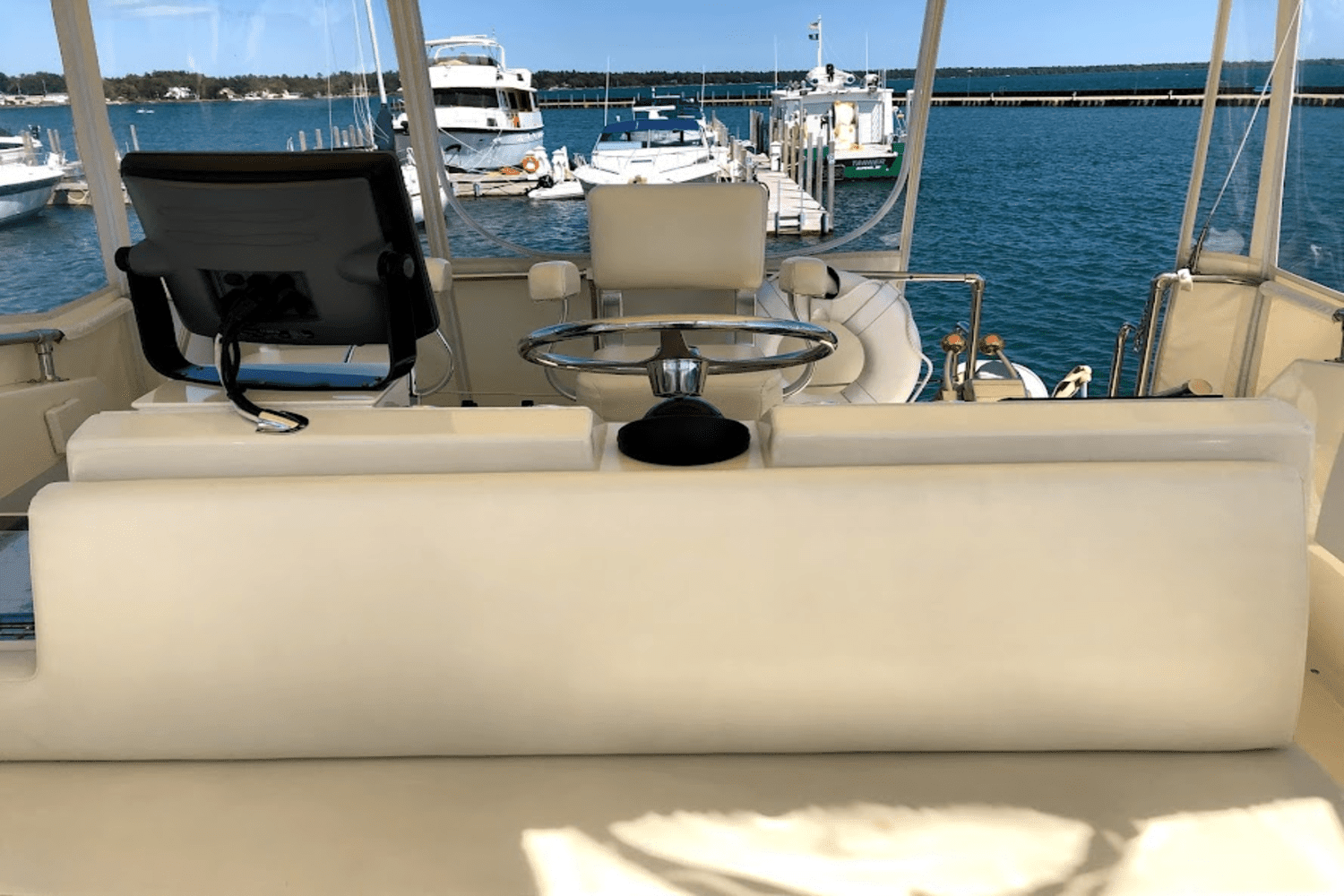 1986 Hatteras 36 SPORT FISHERMAN Image Thumbnail #7