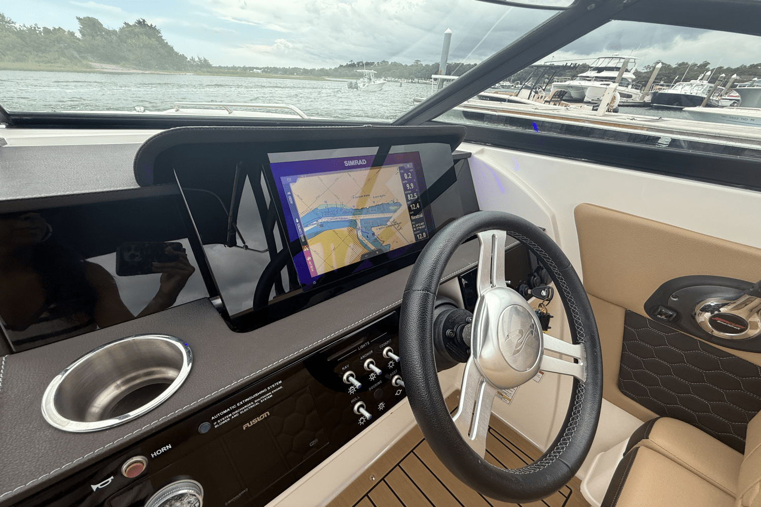 2022 Sea Ray SDX 270 Outboard Image Thumbnail #11